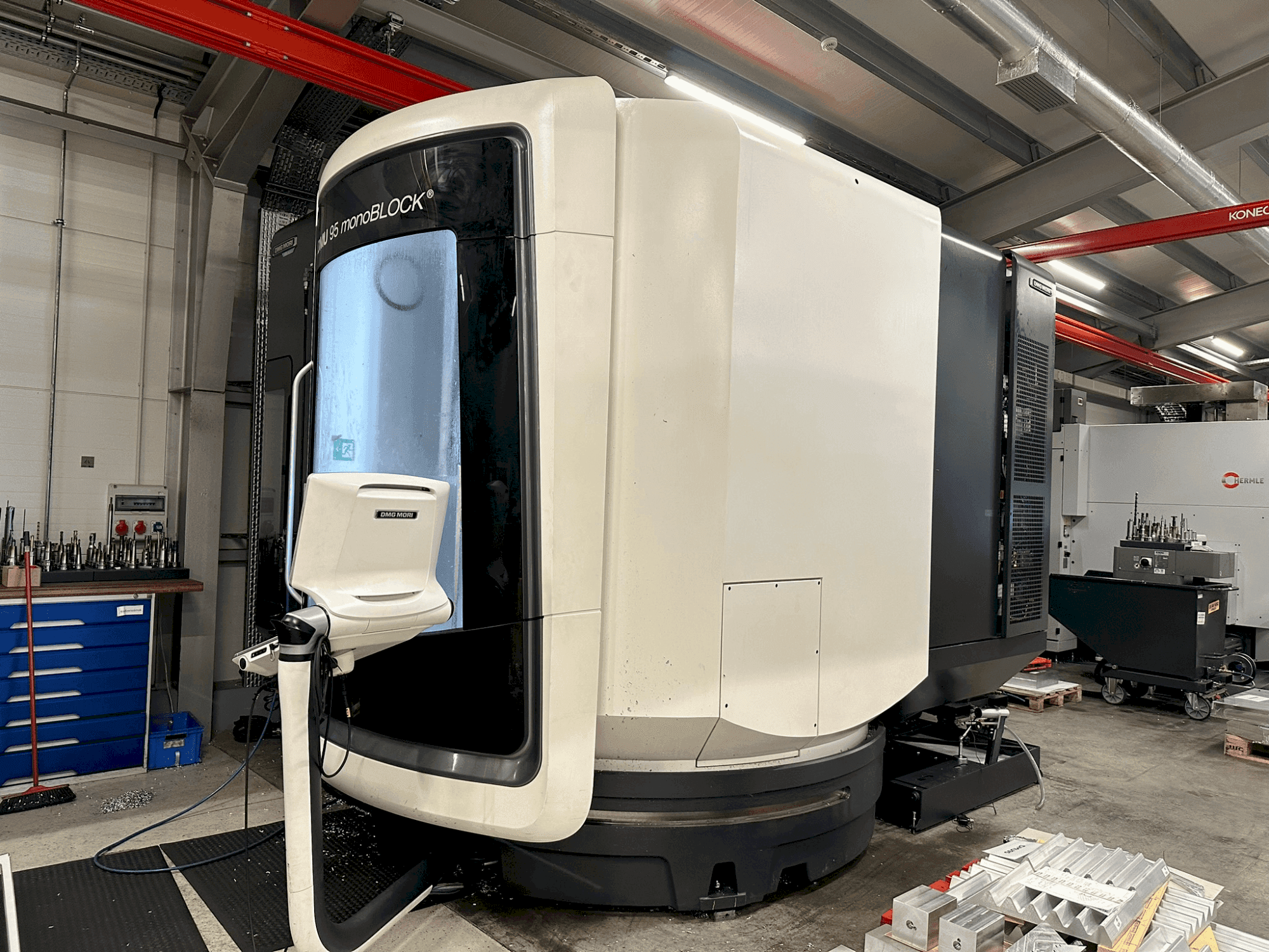 Masina DMG MORI DMU 95 monoBLOCK (2021) eestvaade