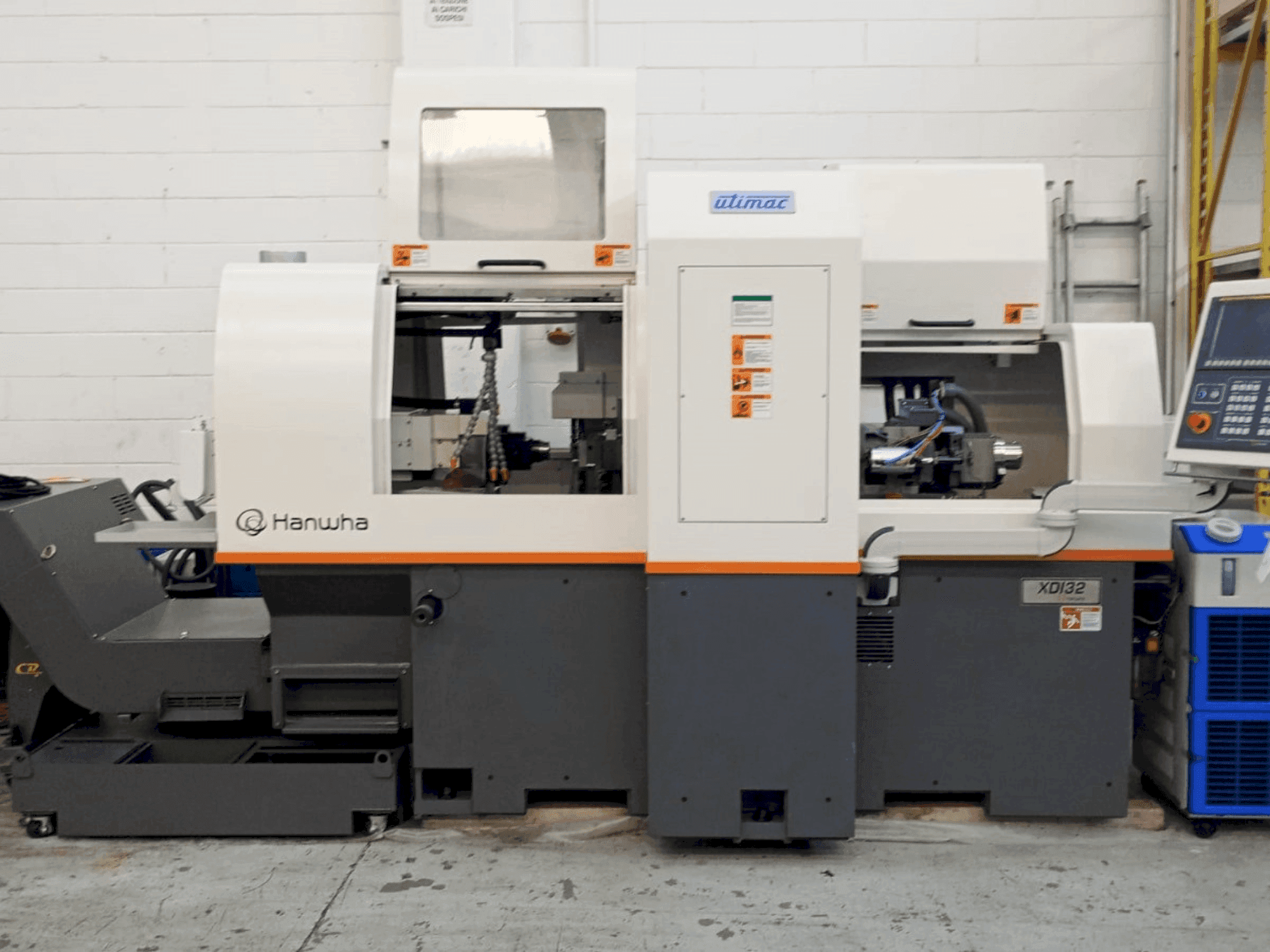 Masina Hanwha XDI32-N eestvaade