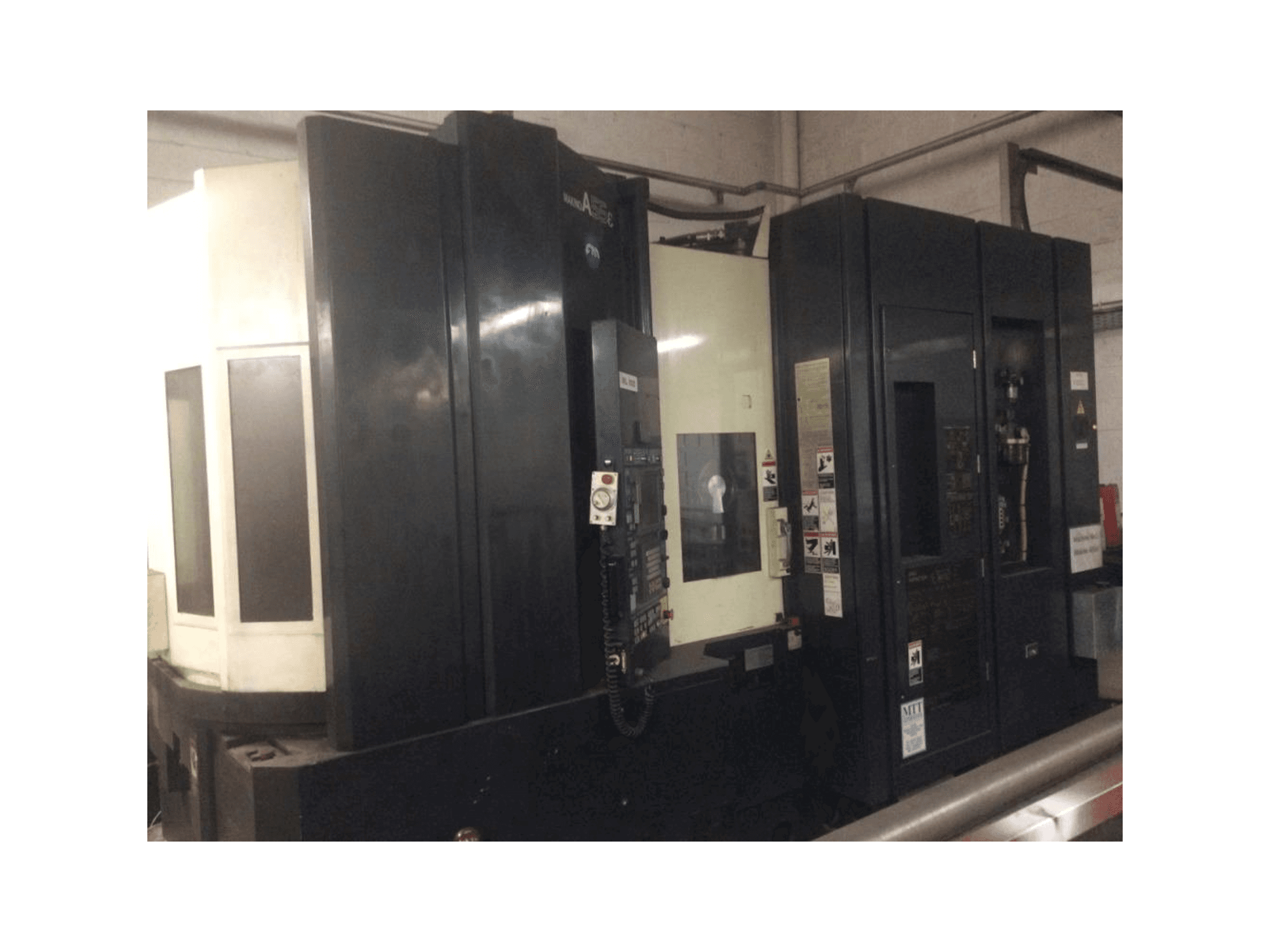 Masina Makino A55e eestvaade