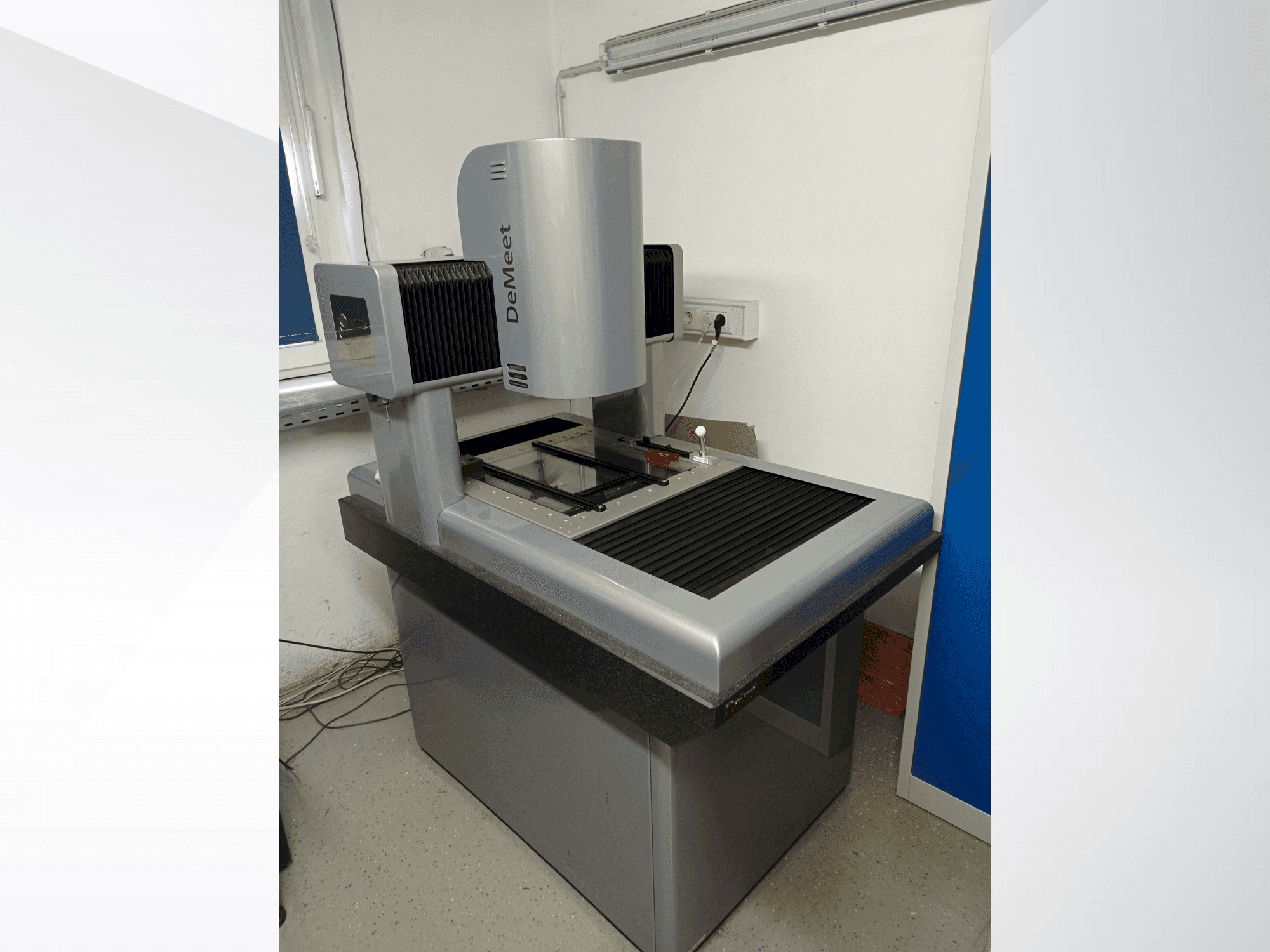 Masina SCHUT DeMeet 404 eestvaade