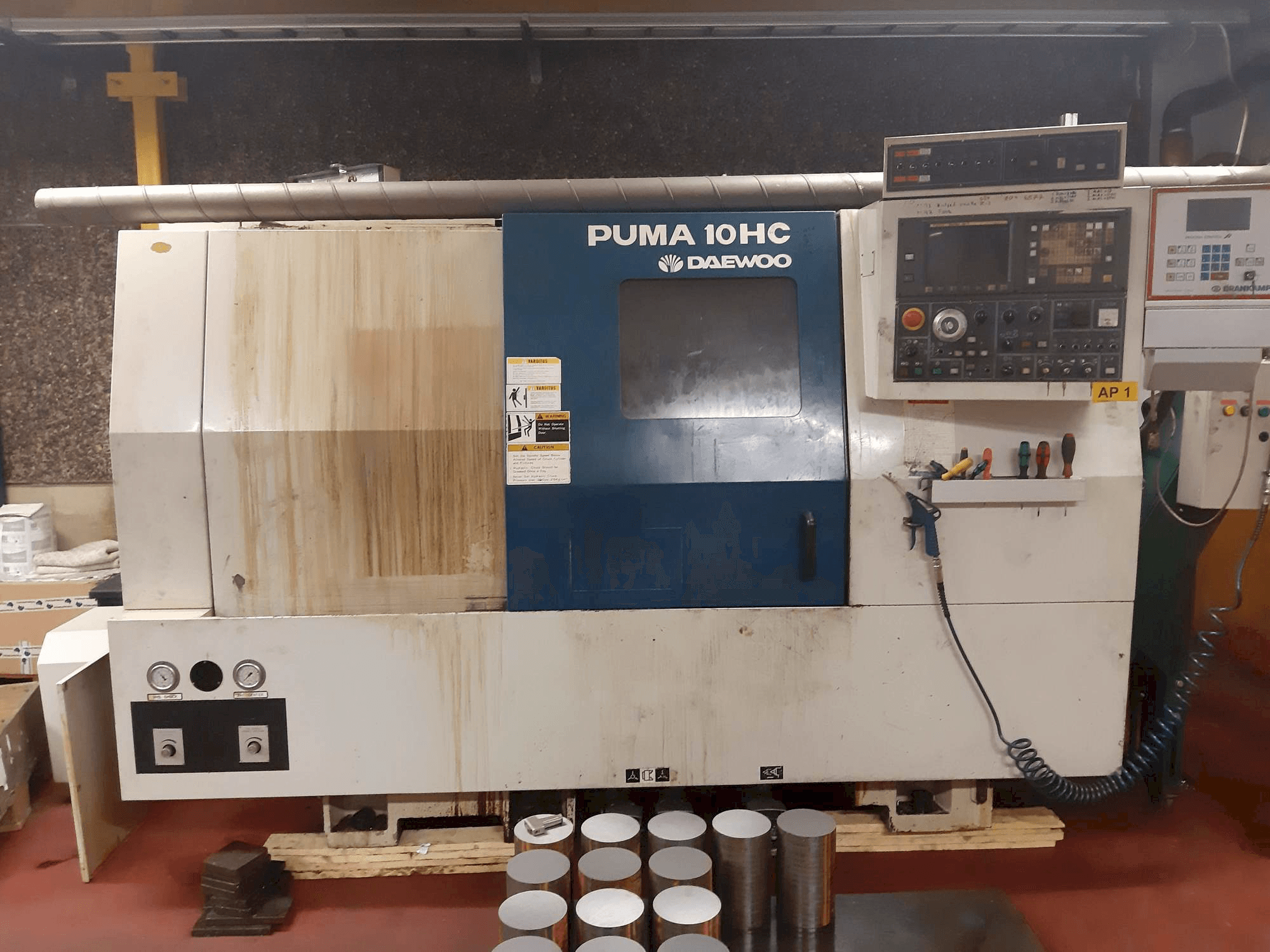 Masina DAEWOO Puma 10 HC eestvaade