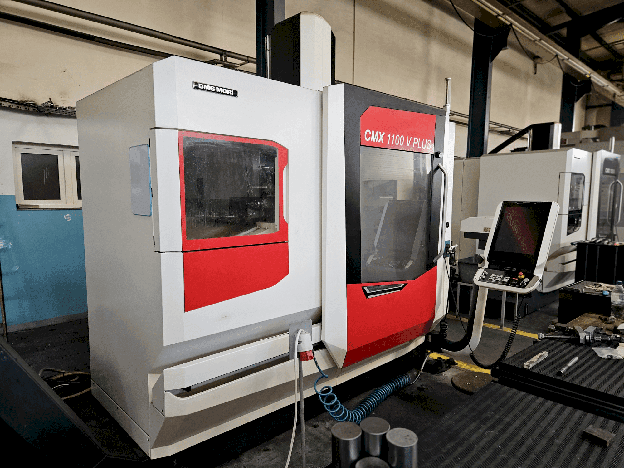 Masina DMG MORI CMX 1100 V eestvaade