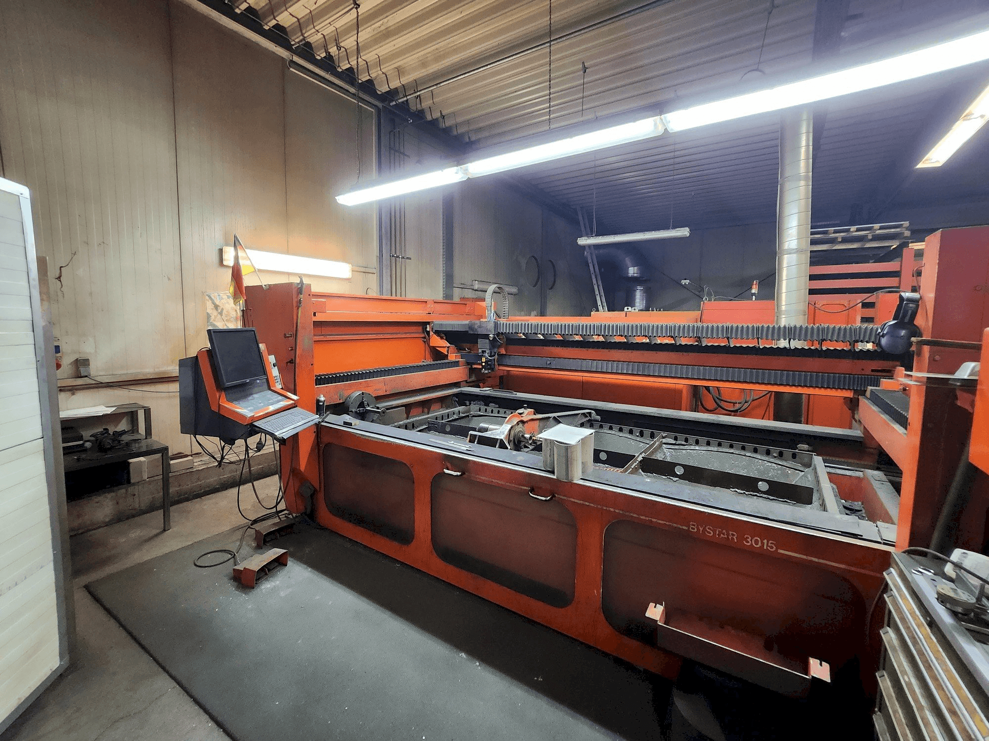 Masina Bystronic BTL 4000 eestvaade