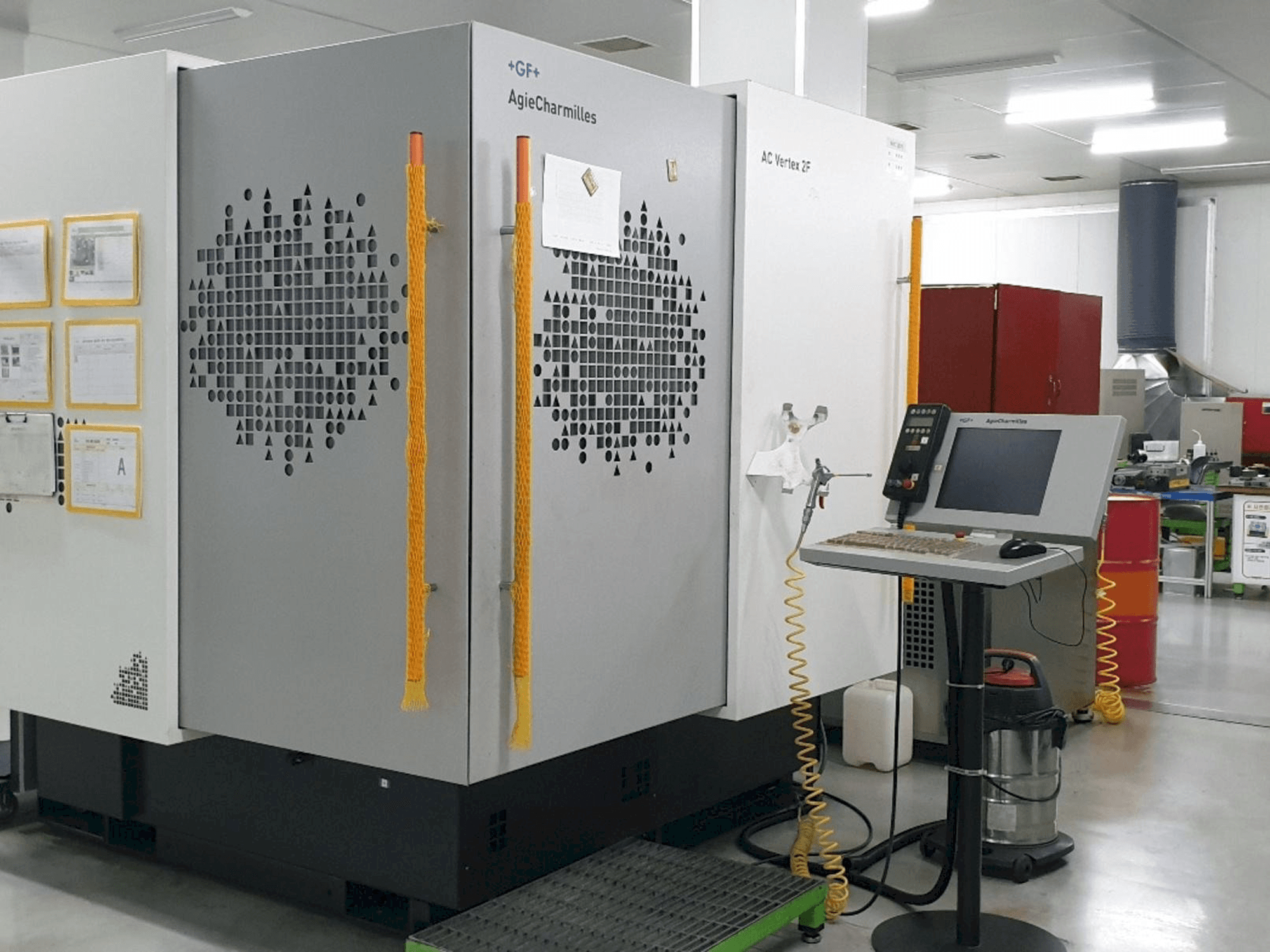 Masina AgieCharmilles AC VERTEX 2F eestvaade