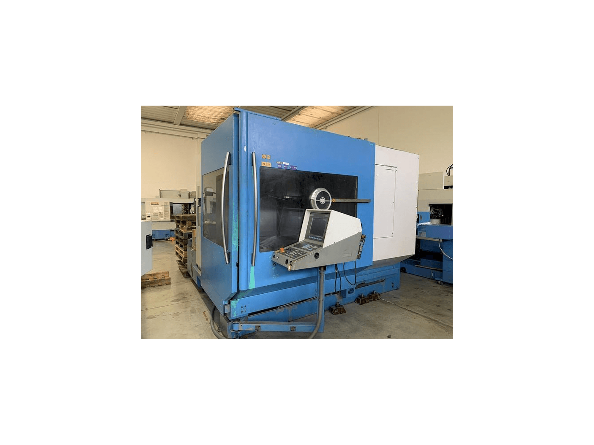 Masina DECKEL MAHO DMU 80 eestvaade