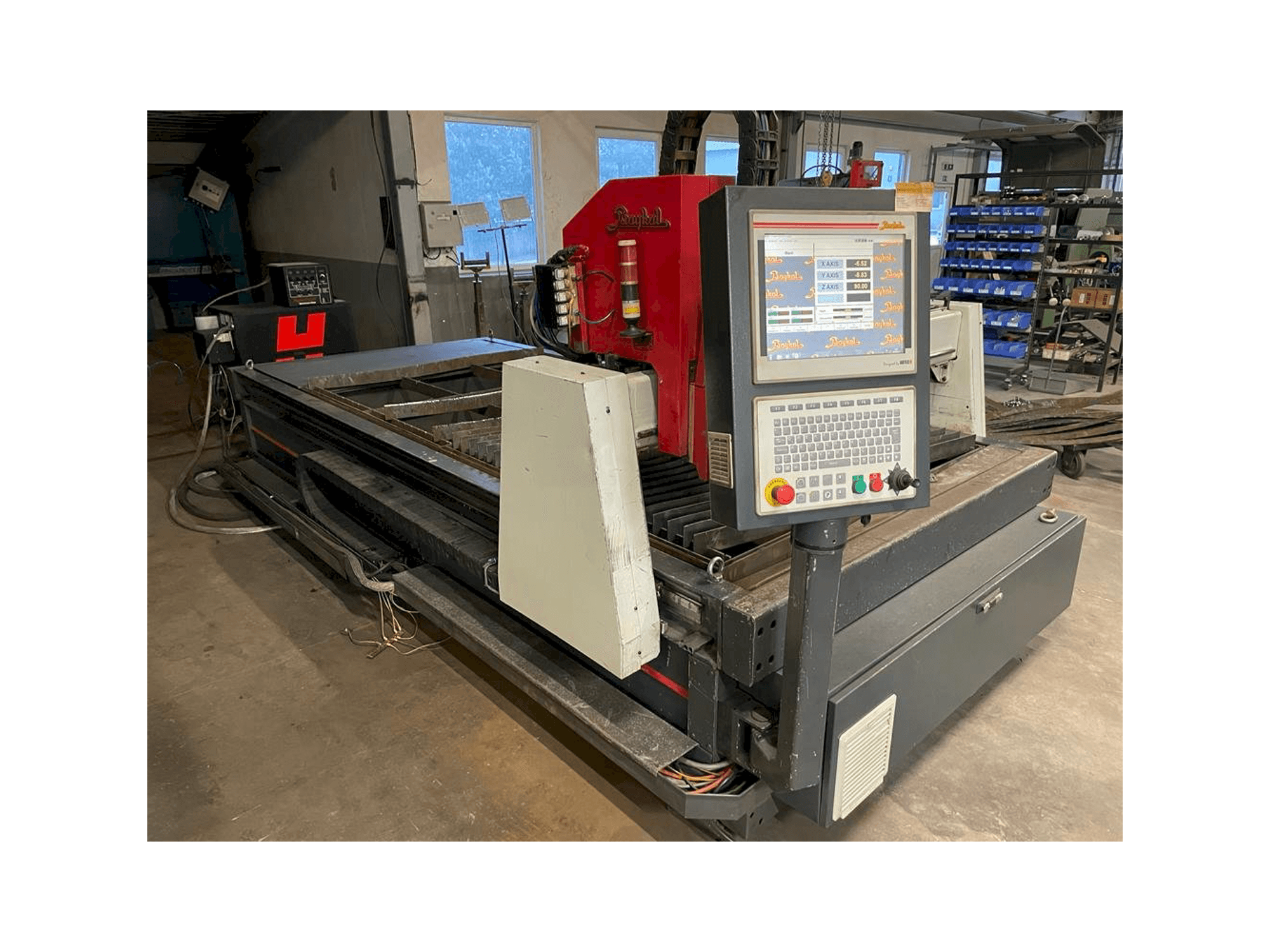 Masina Baykal BPH 1503 + Hypertherm HPR 130 eestvaade