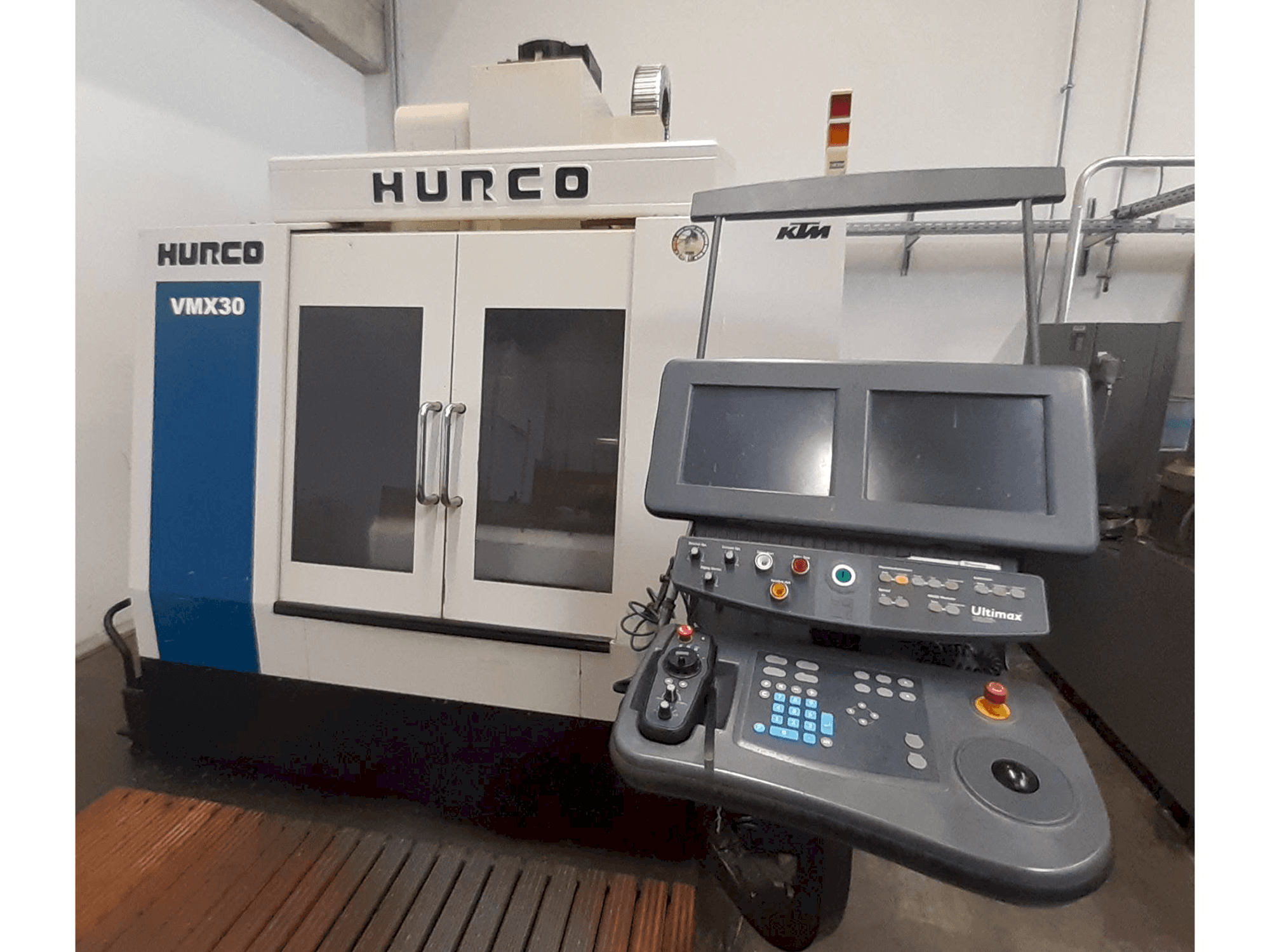 Masina Hurco VMX 30 eestvaade