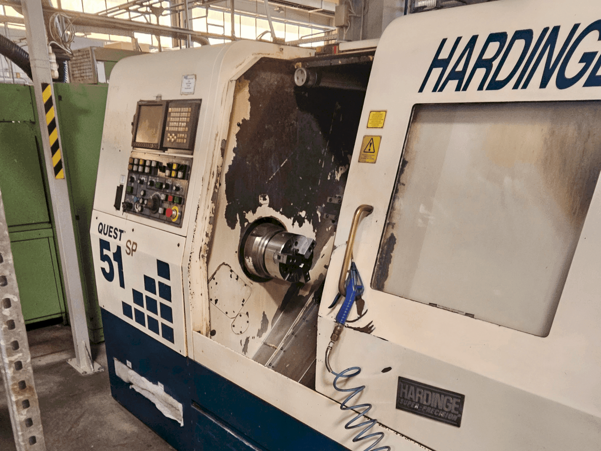 Masina HARDINGE Quest 51 SP eestvaade