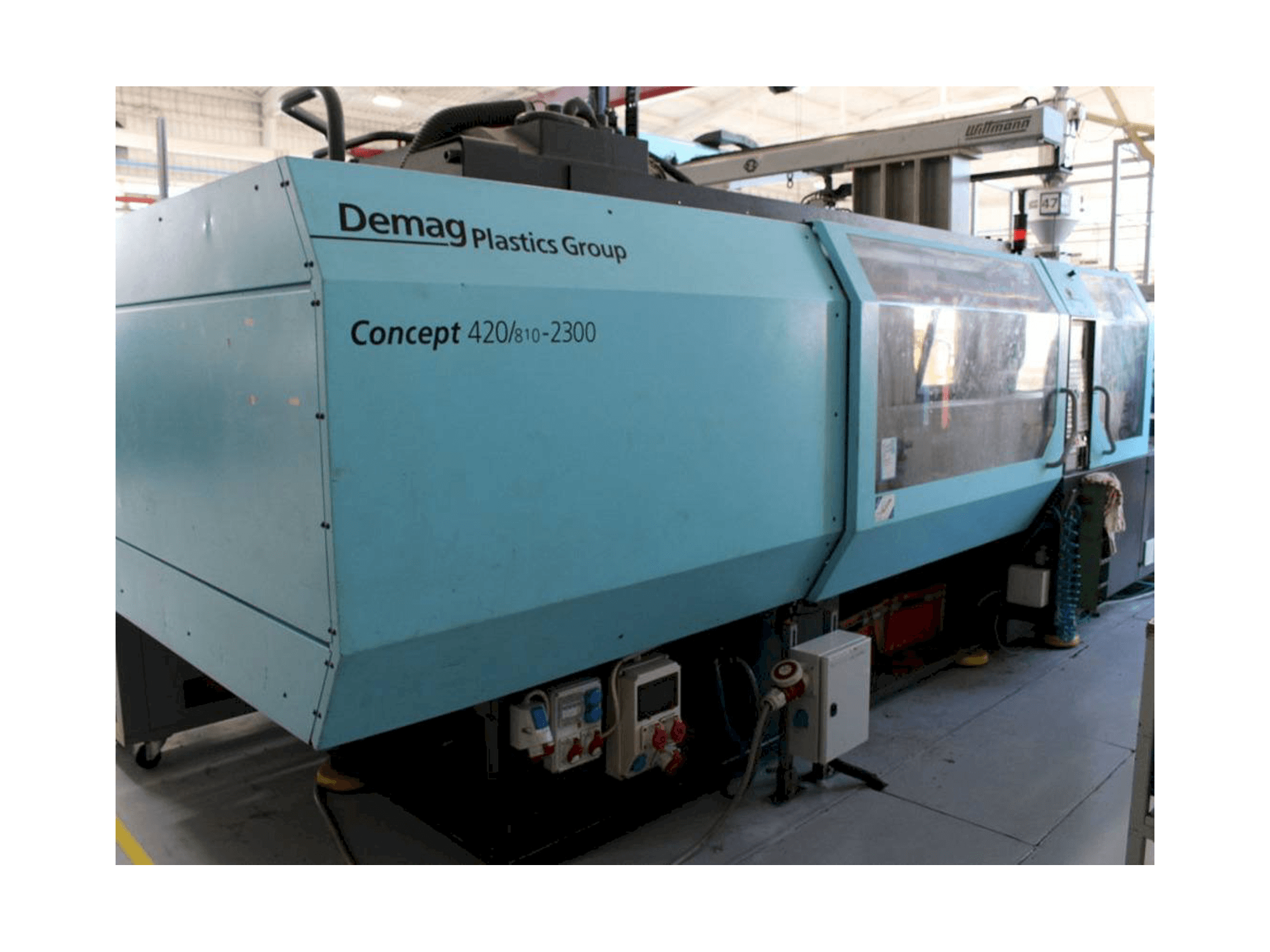 Masina DEMAG 420/810-2300 NC4 eestvaade