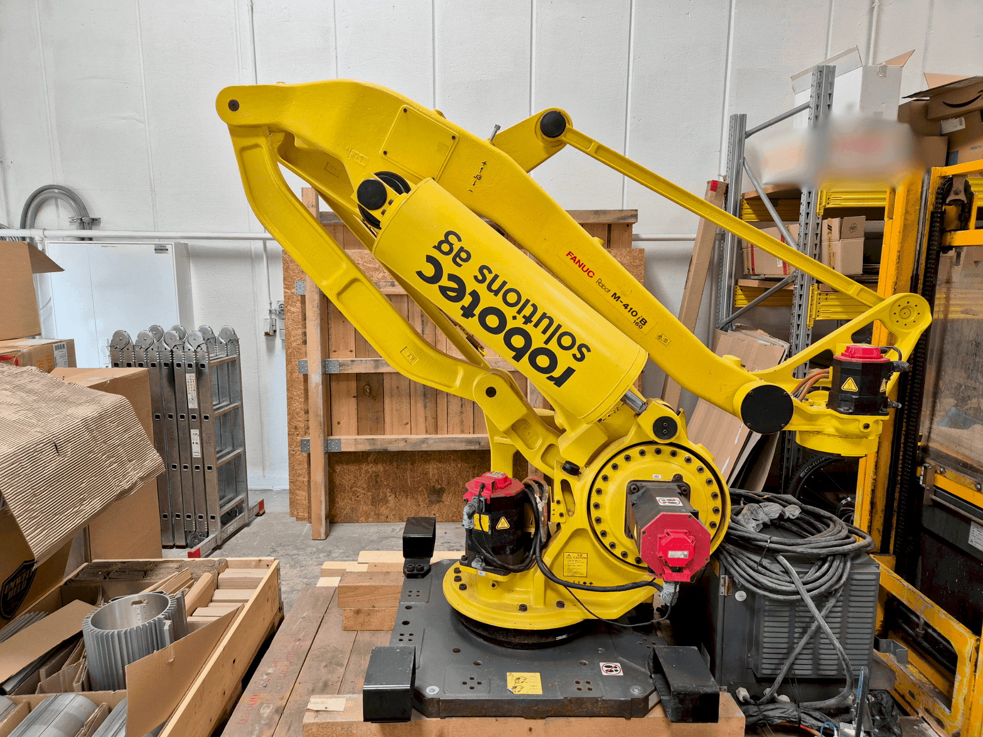 Masina FANUC M-410iB 160 eestvaade