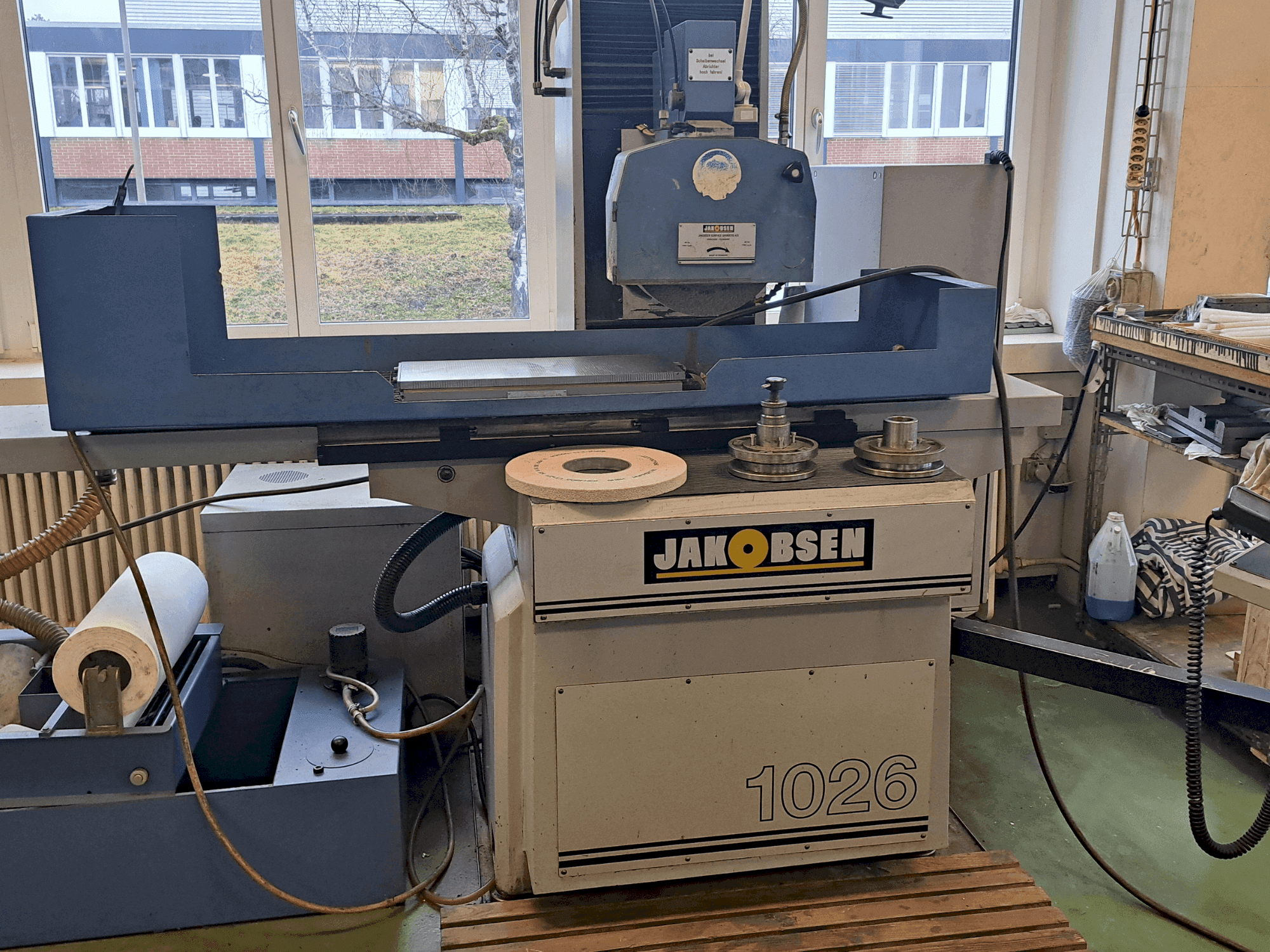 Masina JAKOBSEN AC-1026 eestvaade