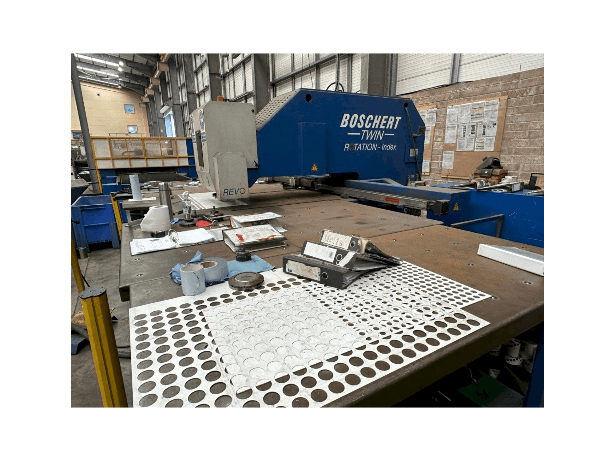 Masina Boschert Twin 1000 Inde eestvaade