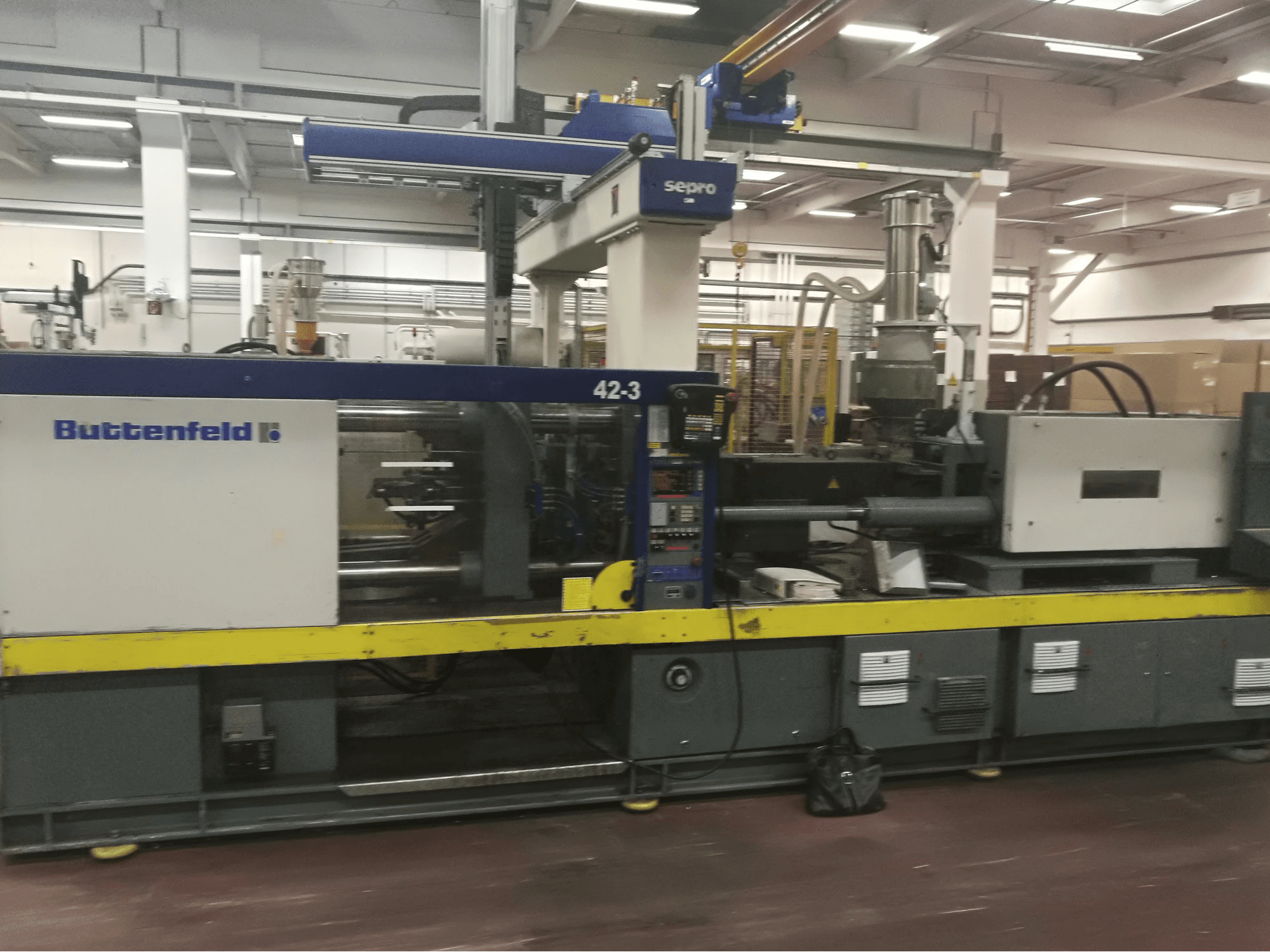 Masina Battenfeld BKT 2500/1250 eestvaade