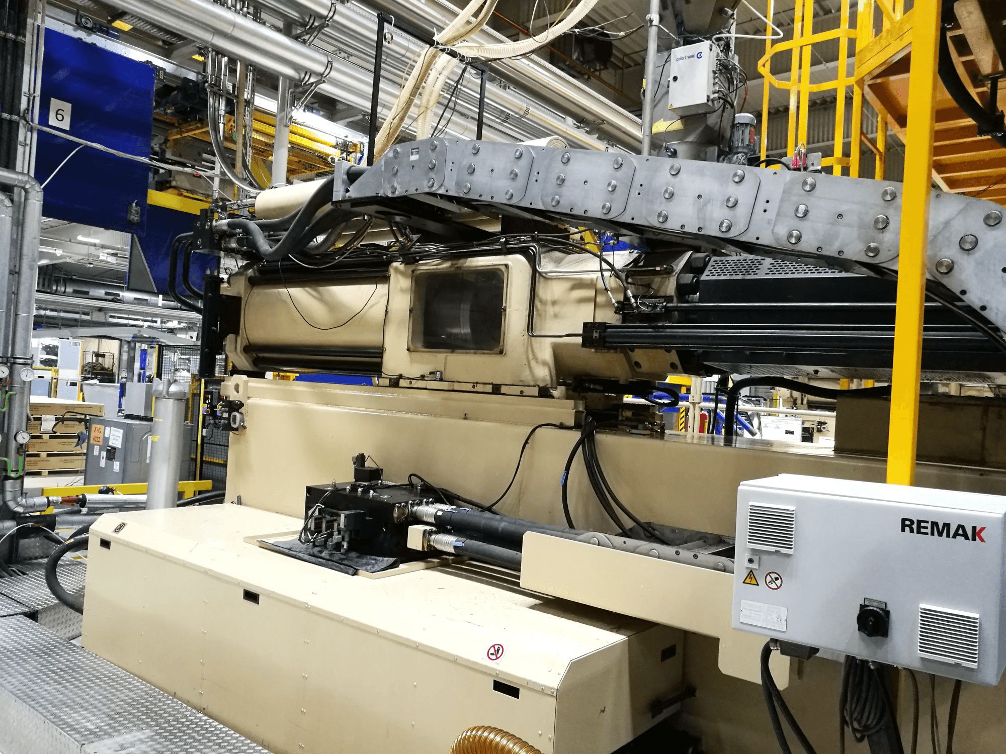 Masina Husky E 3150 RS 170/155 eestvaade