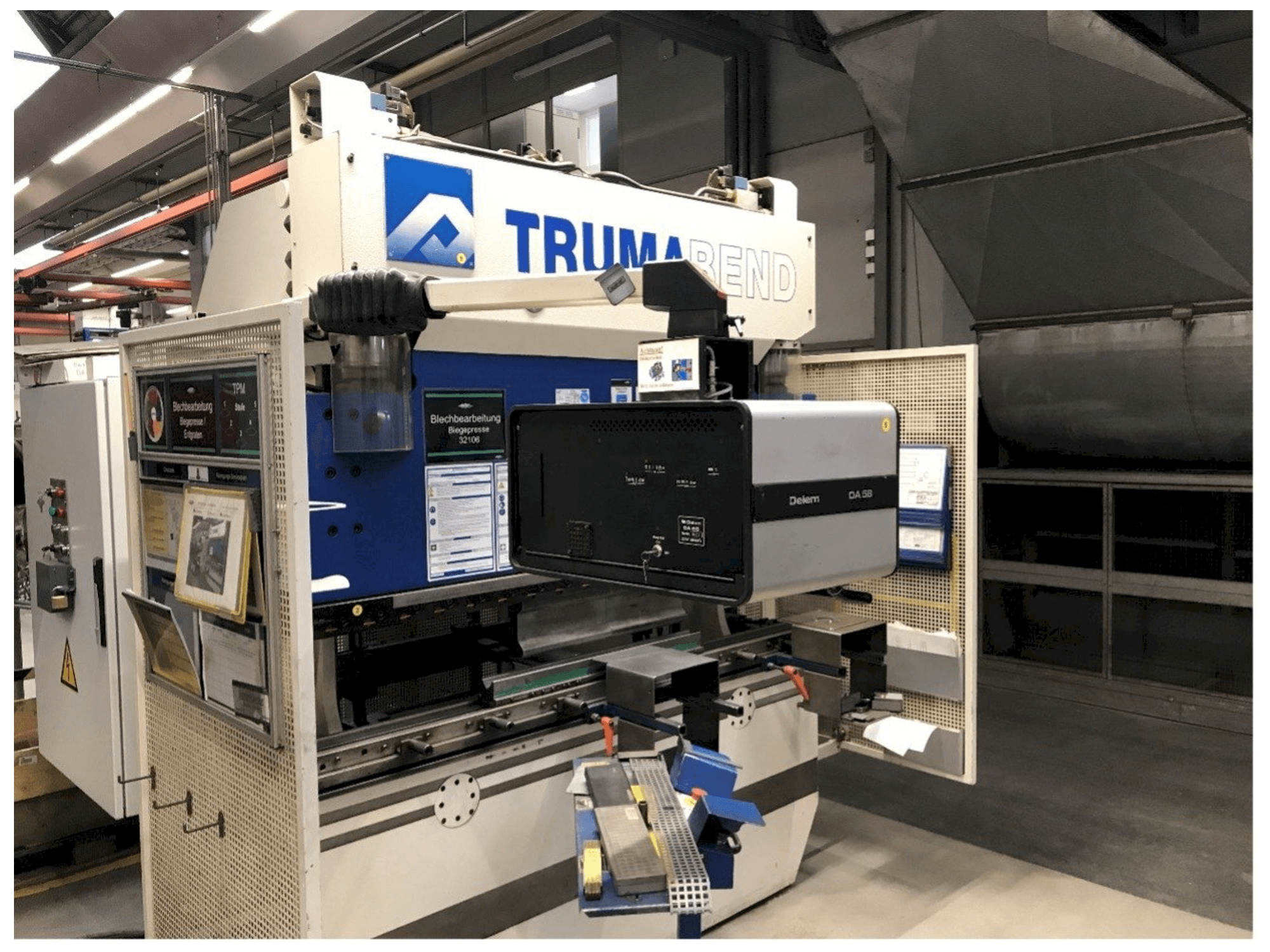 Masina Trumpf Trumabend 80/2 eestvaade