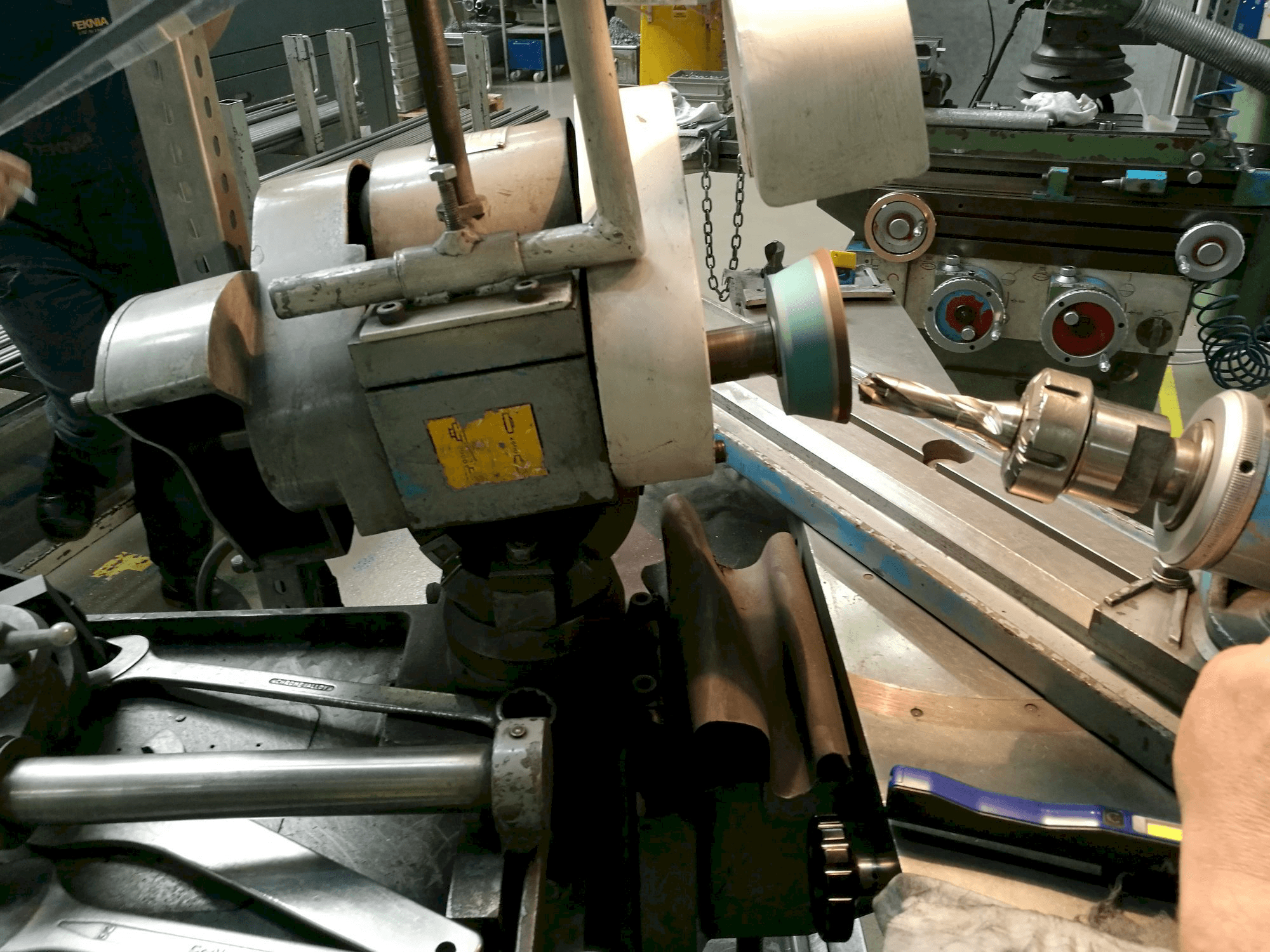 Masina ELITE AR5-E eestvaade