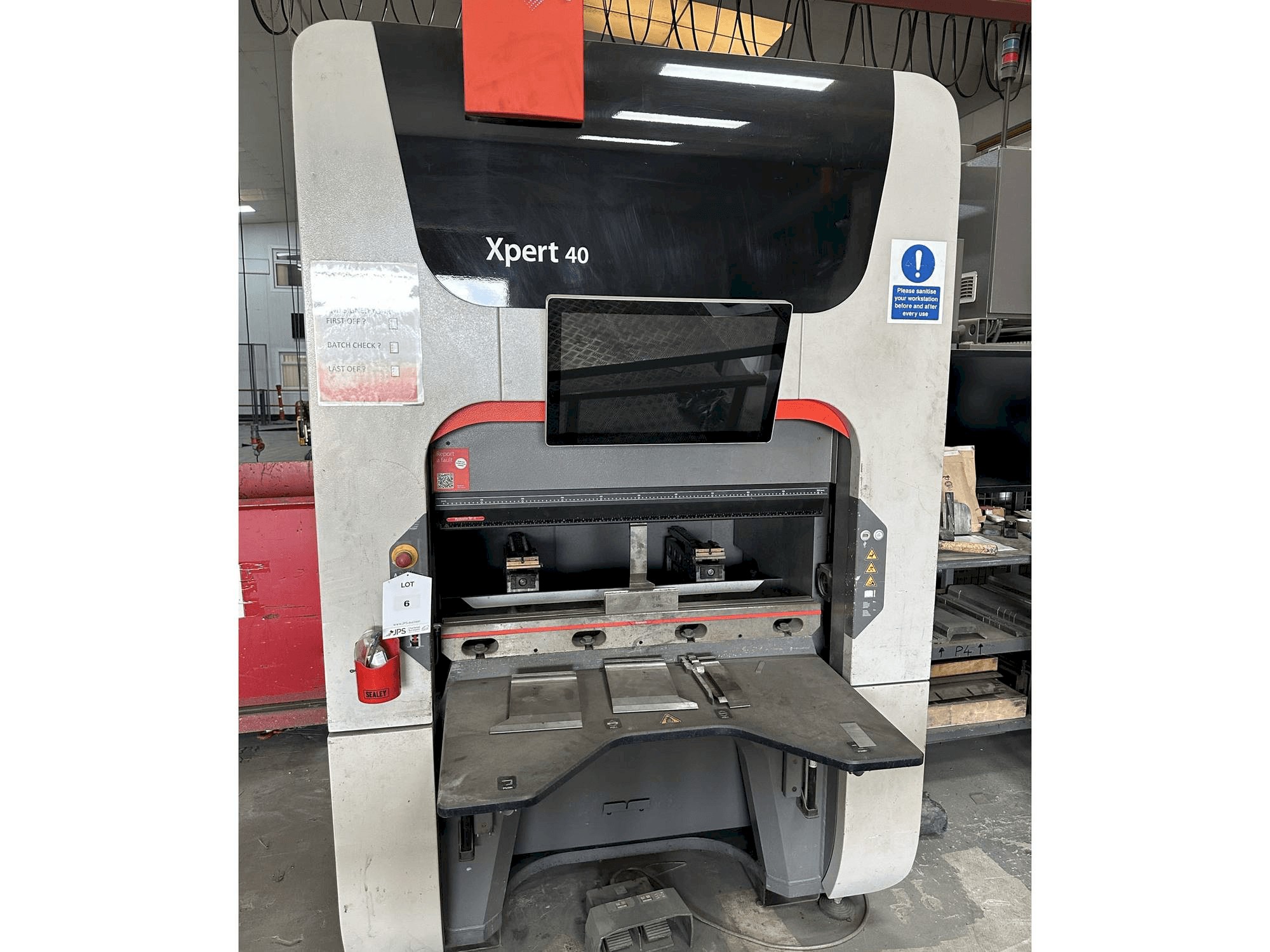 Masina Bystronic Xpert 40/1030 eestvaade