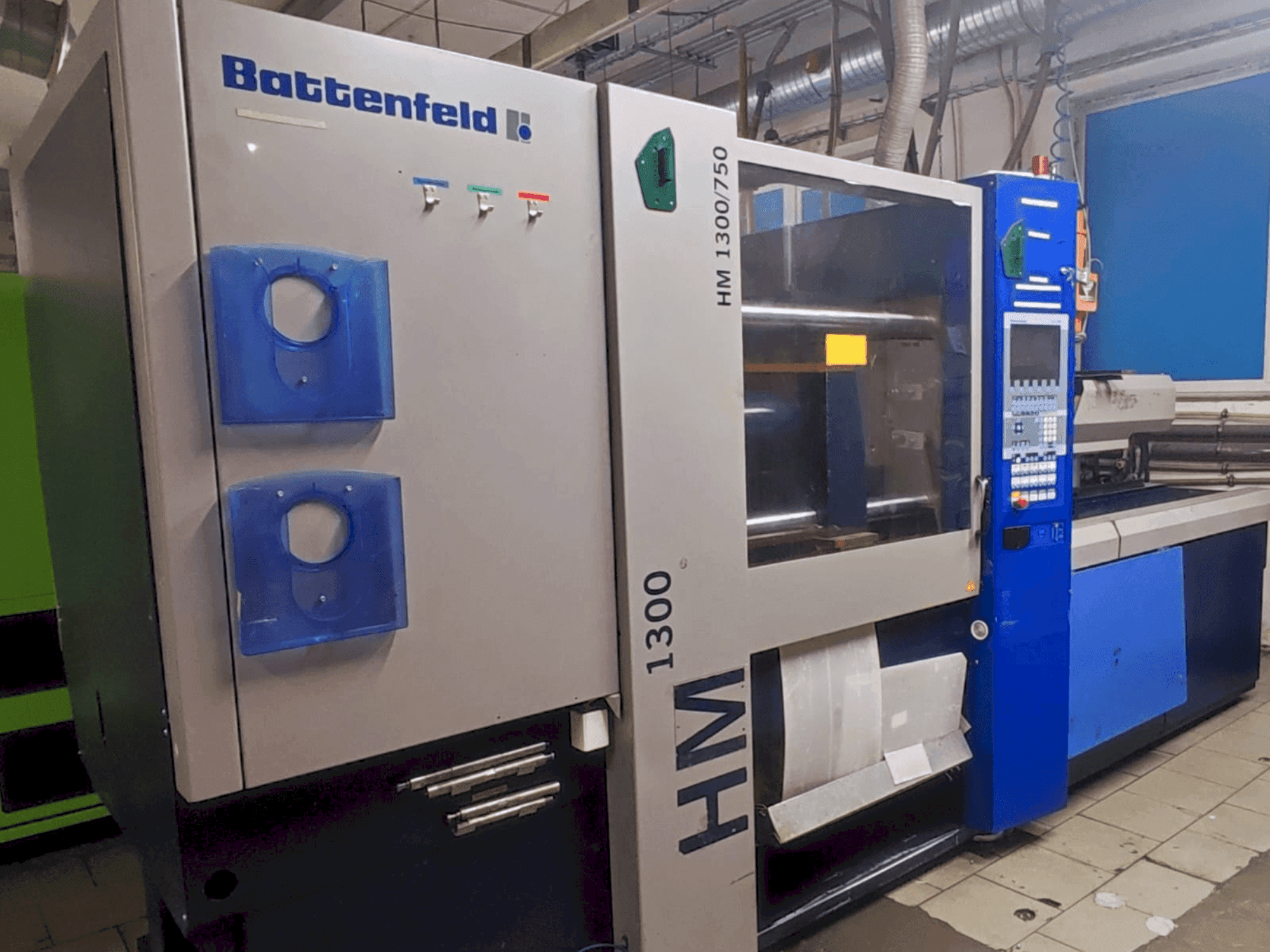 Masina Battenfeld HM 1300/750 eestvaade