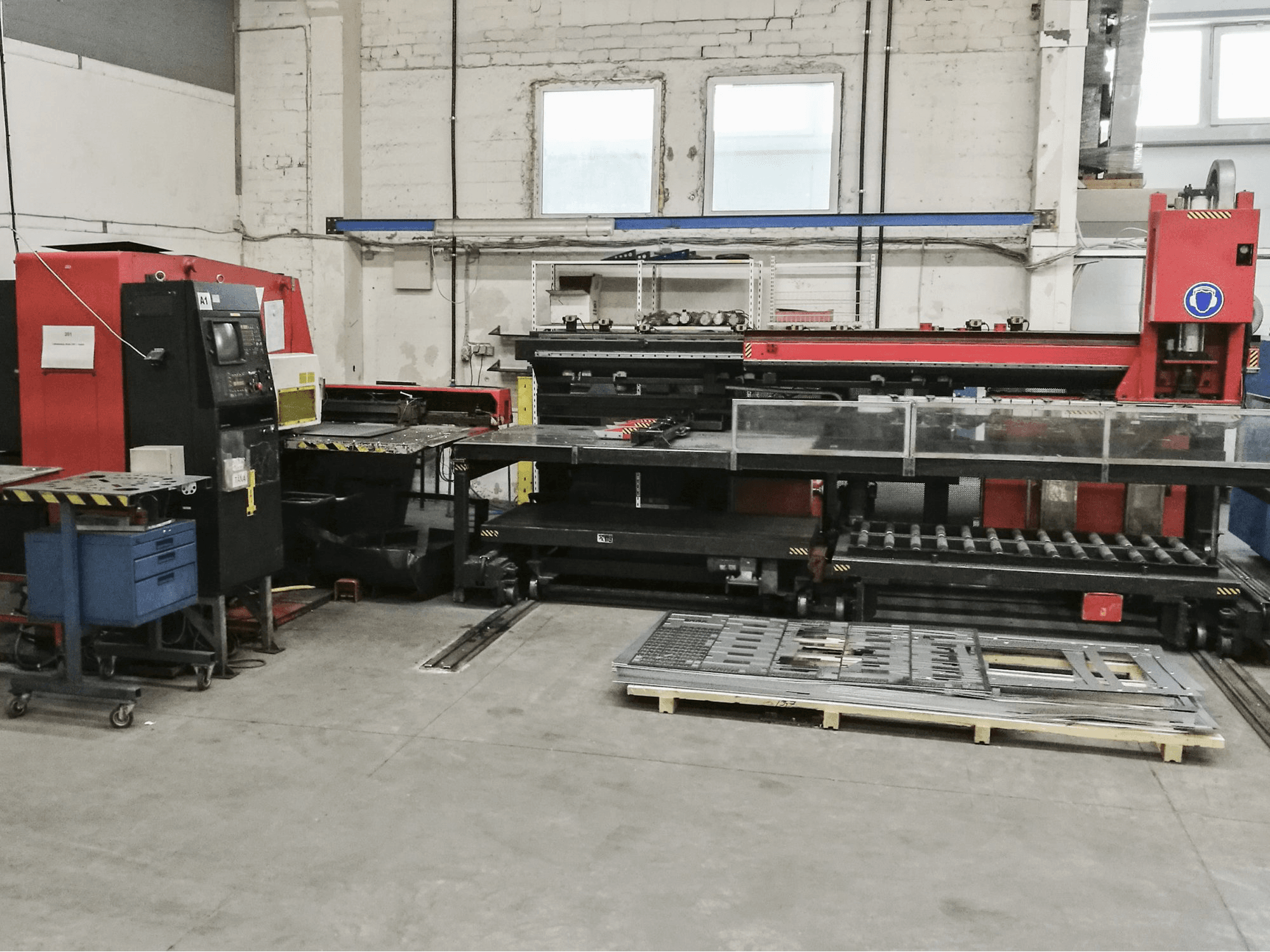 Masina AMADA ARIES 245 eestvaade