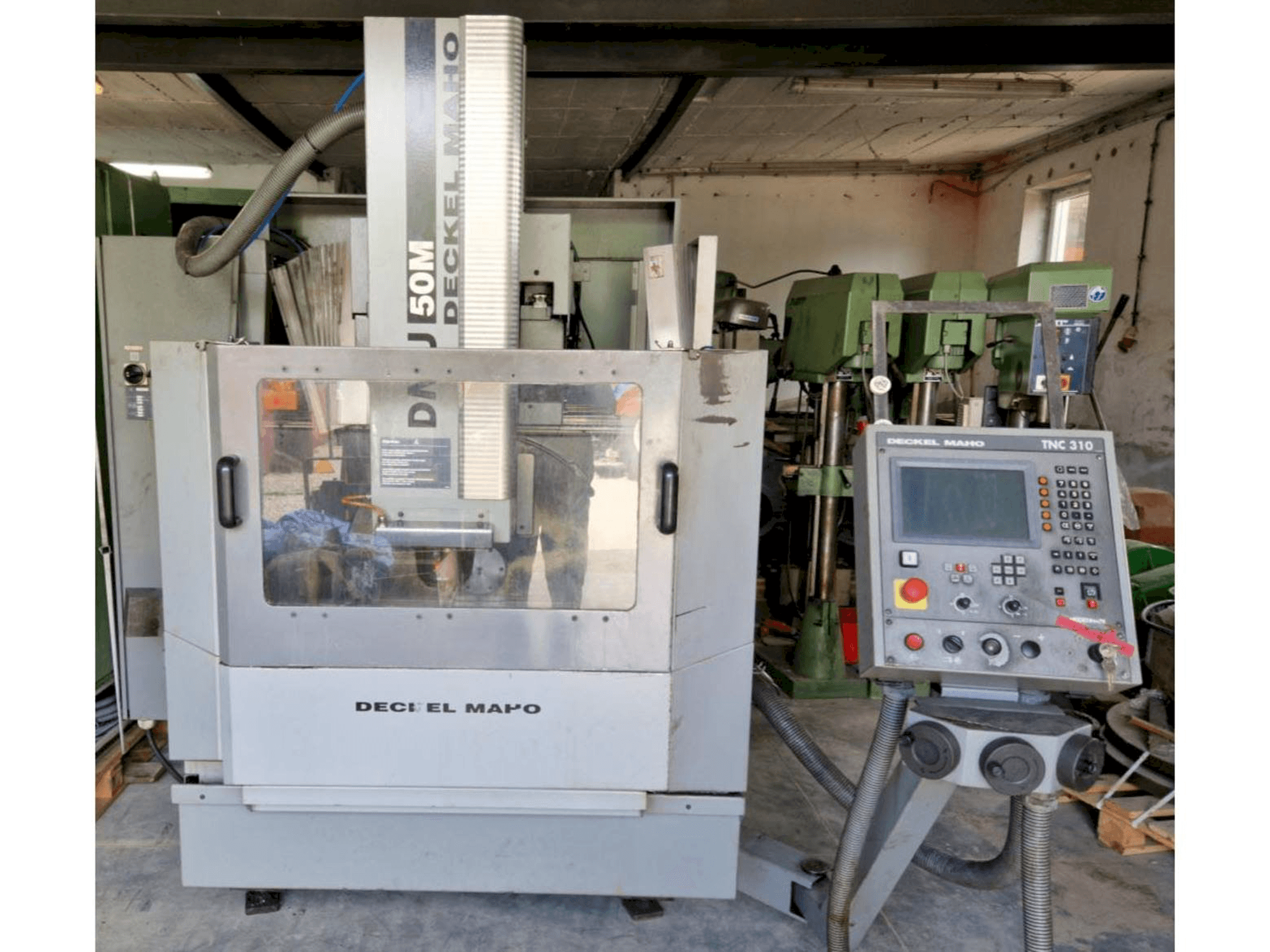 Masina DECKEL MAHO DMU 50M eestvaade