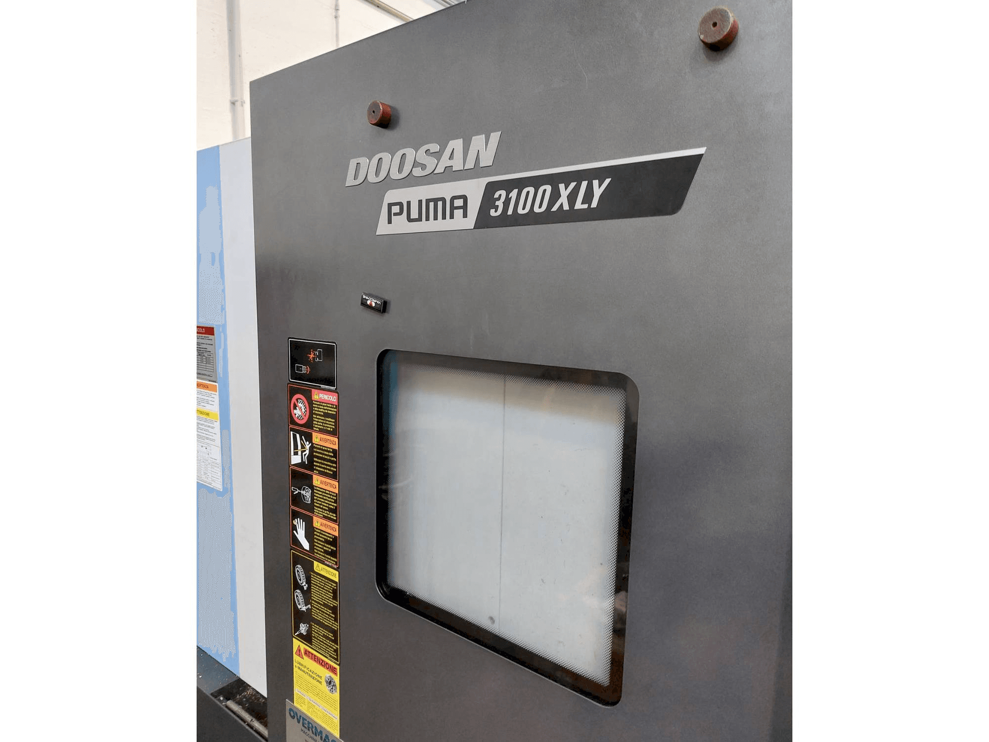 Masina DOOSAN Puma 3100LY eestvaade