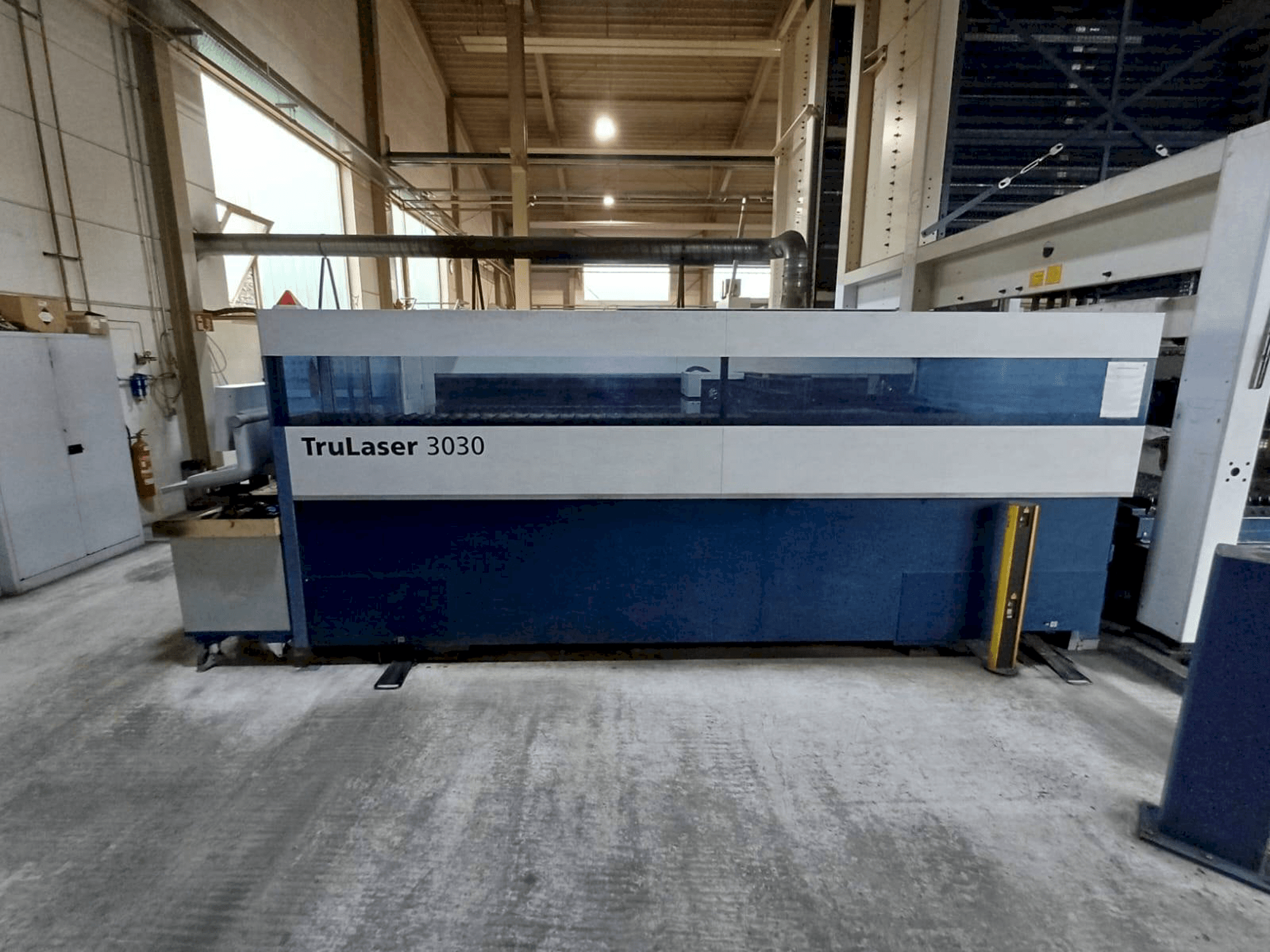 Masina TRUMPF TruLaser 3030 eestvaade