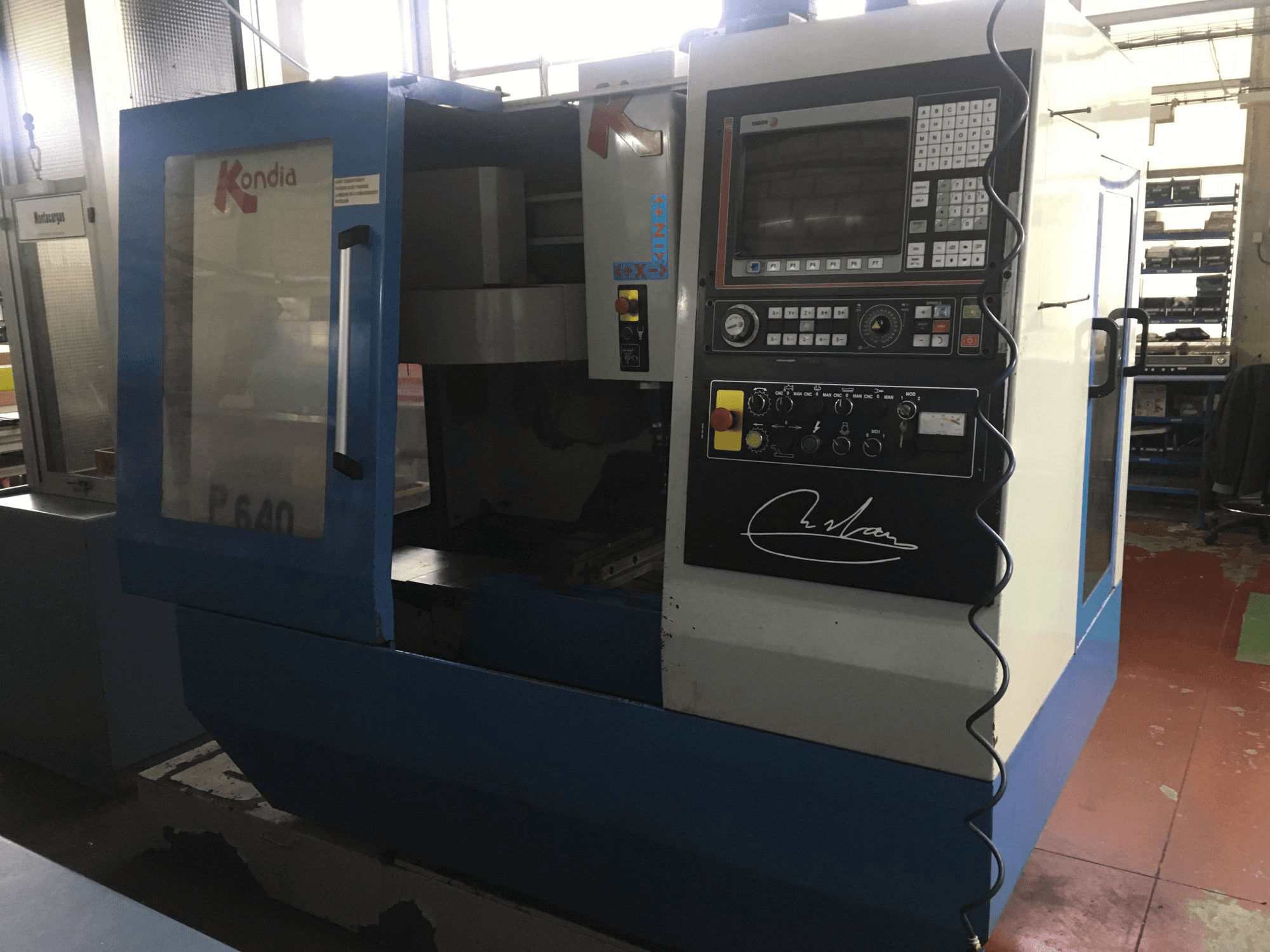 Masinavaade KONDIA B-640 paremalt