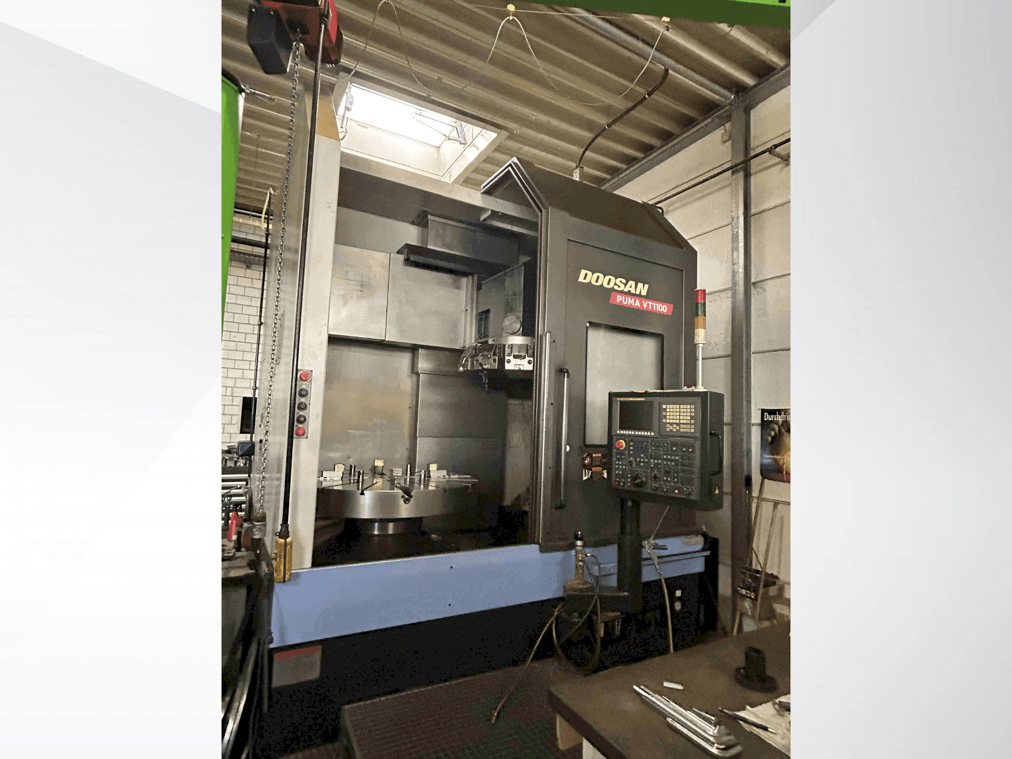 Masina DOOSAN Puma VT1100 eestvaade