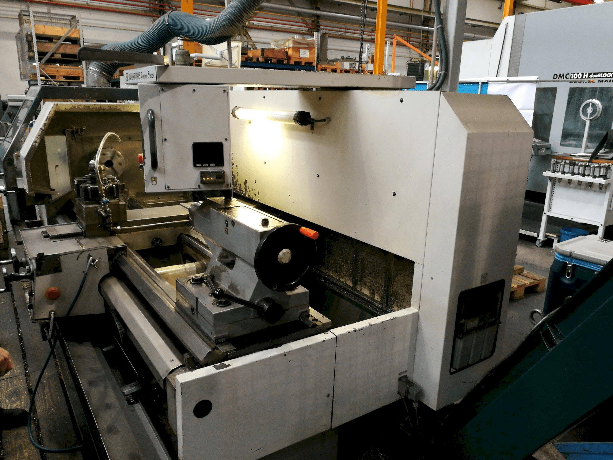 Masina Monforts KNC 6 eestvaade