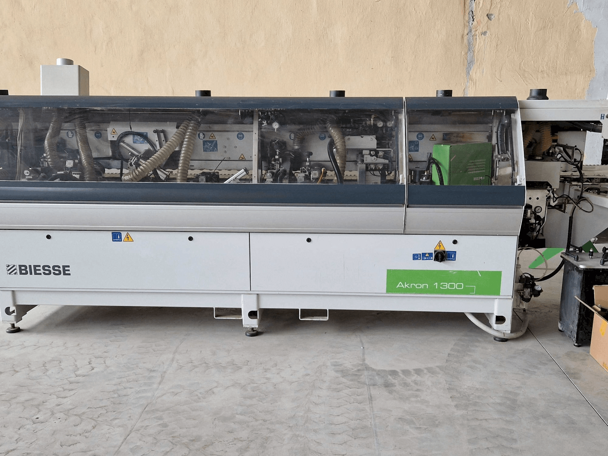 Masina BIESSE AKRON 1330A eestvaade