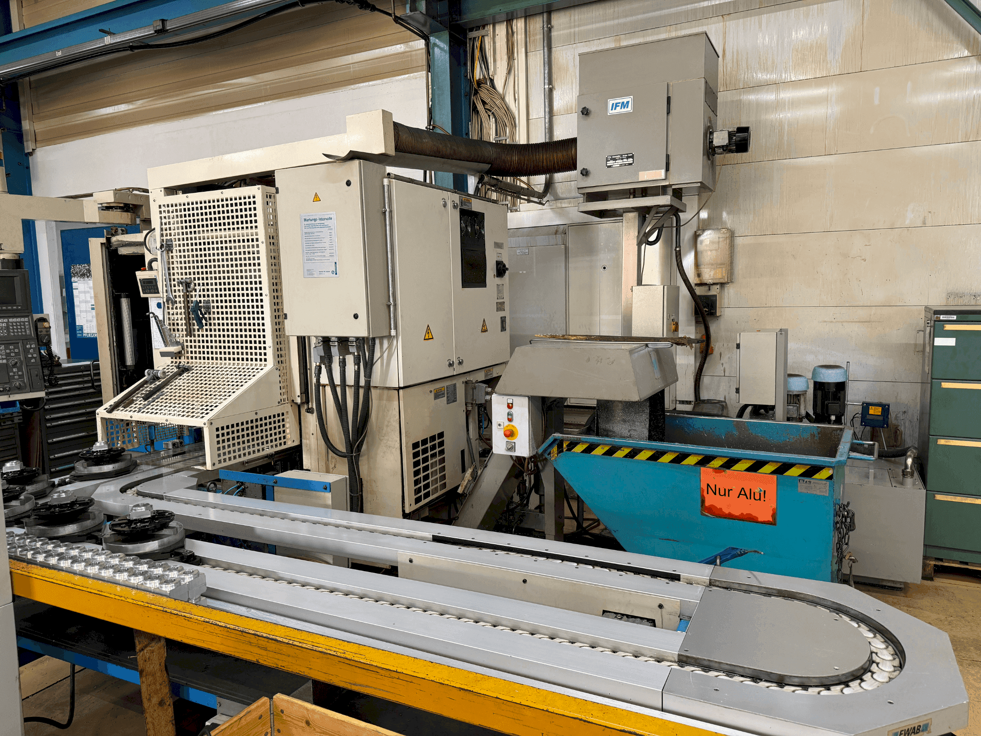 Masina Okuma 2003 eestvaade