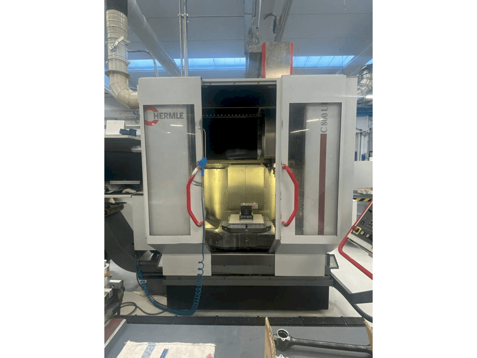 Masina HERMLE C800U eestvaade