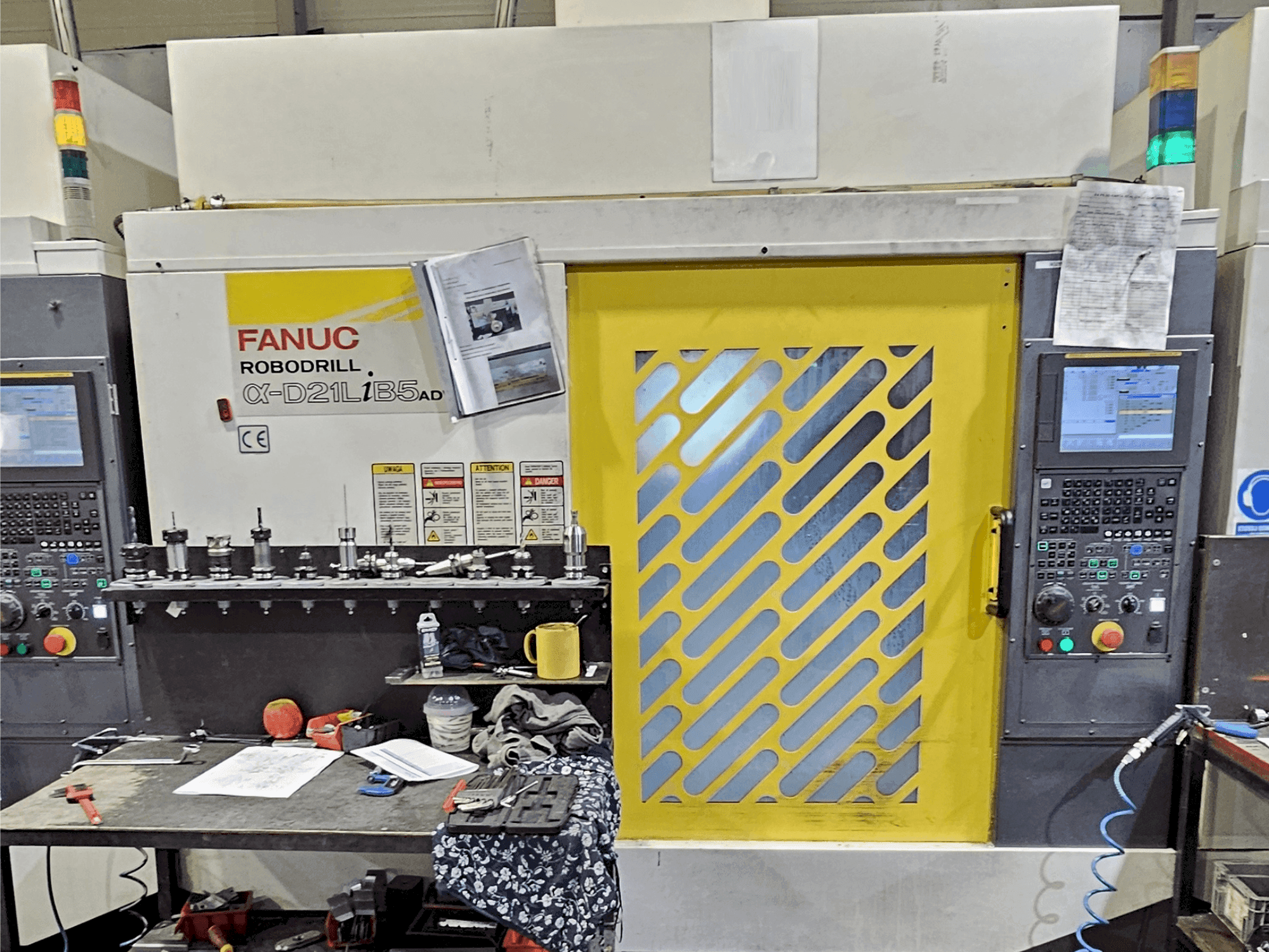 Masina FANUC Robodrill α-D21L iB 5 ADV eestvaade