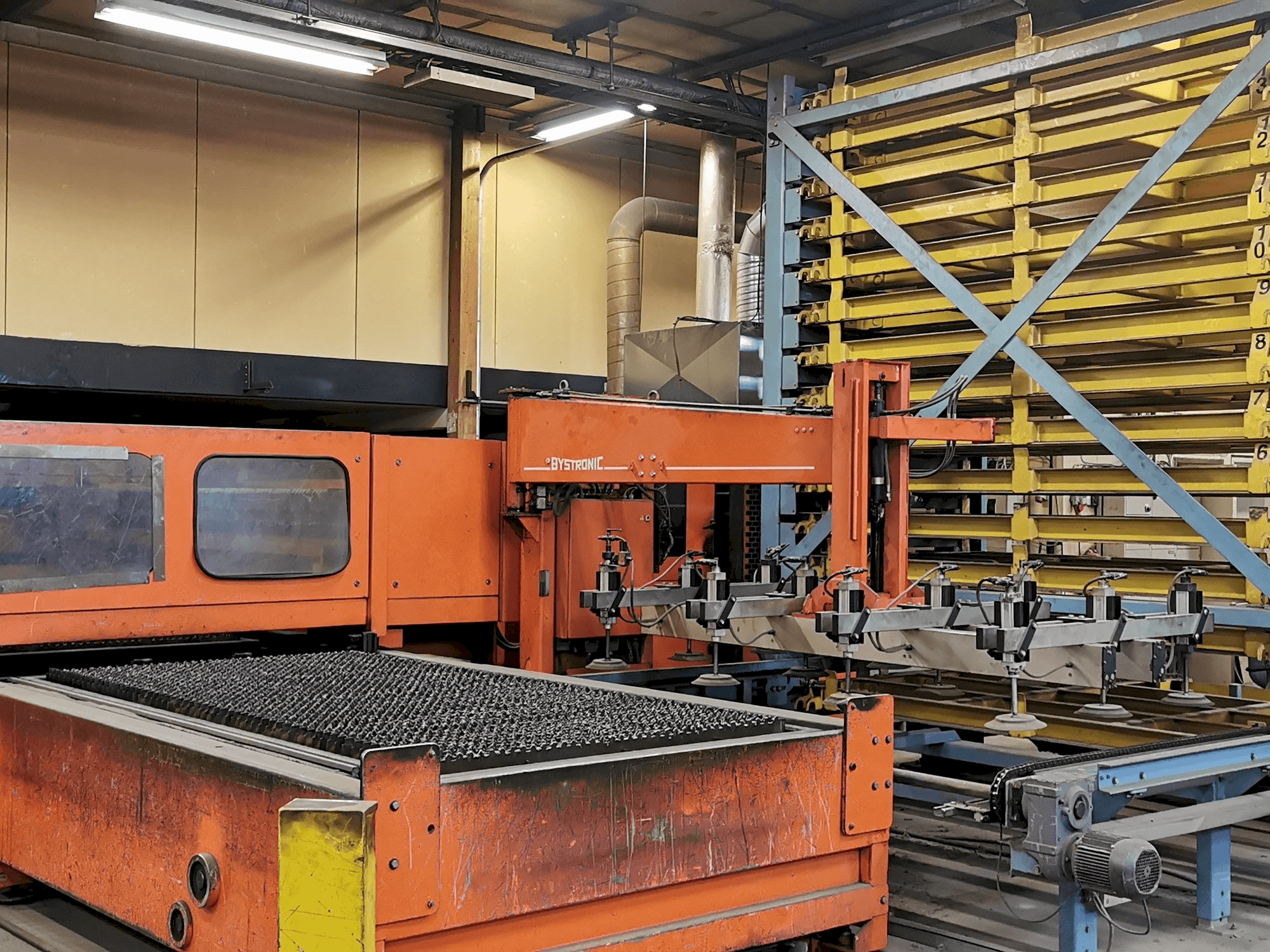 Masina Bystronic BTL 3500 eestvaade