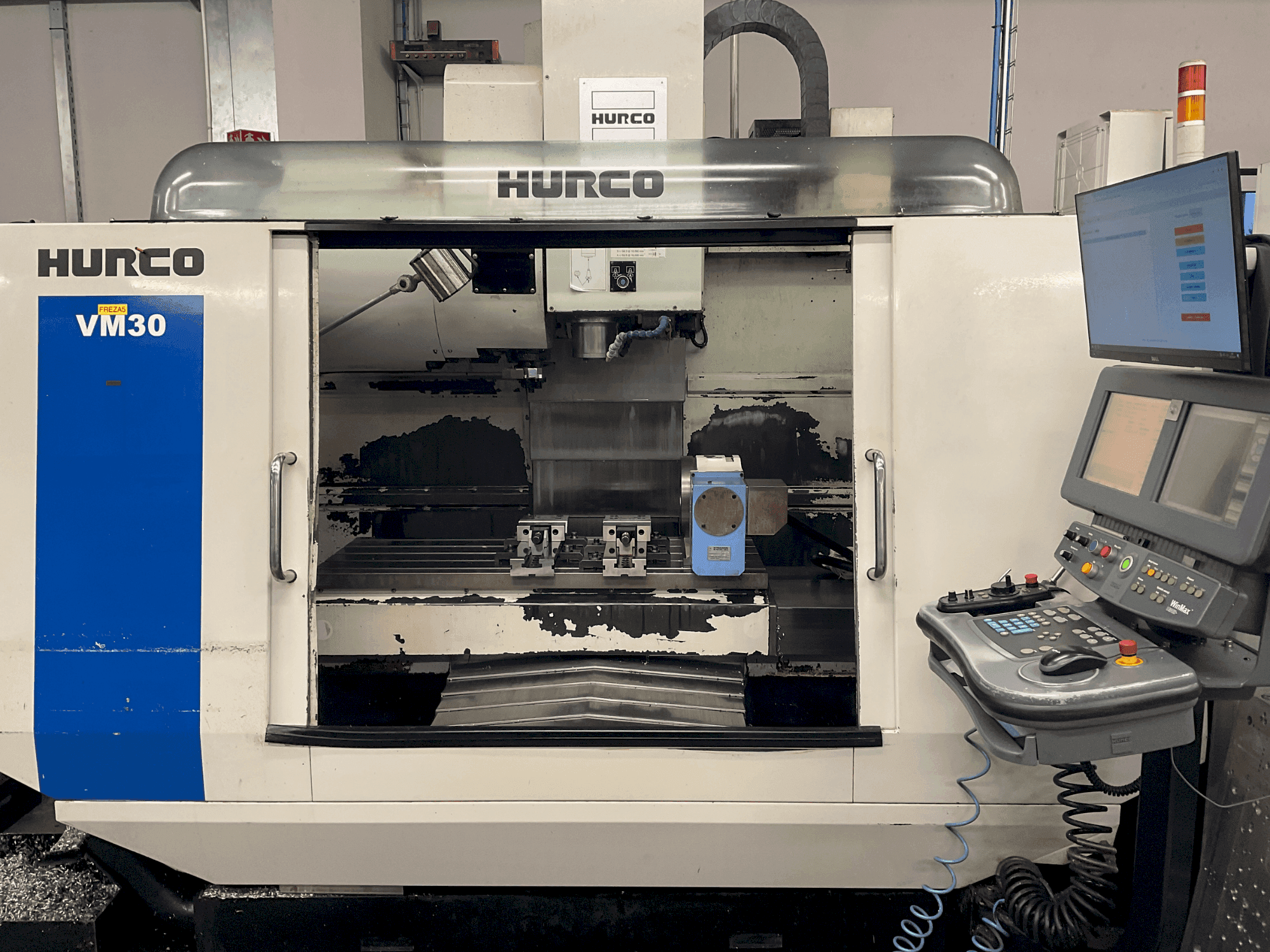 Masina Hurco VM 30 eestvaade
