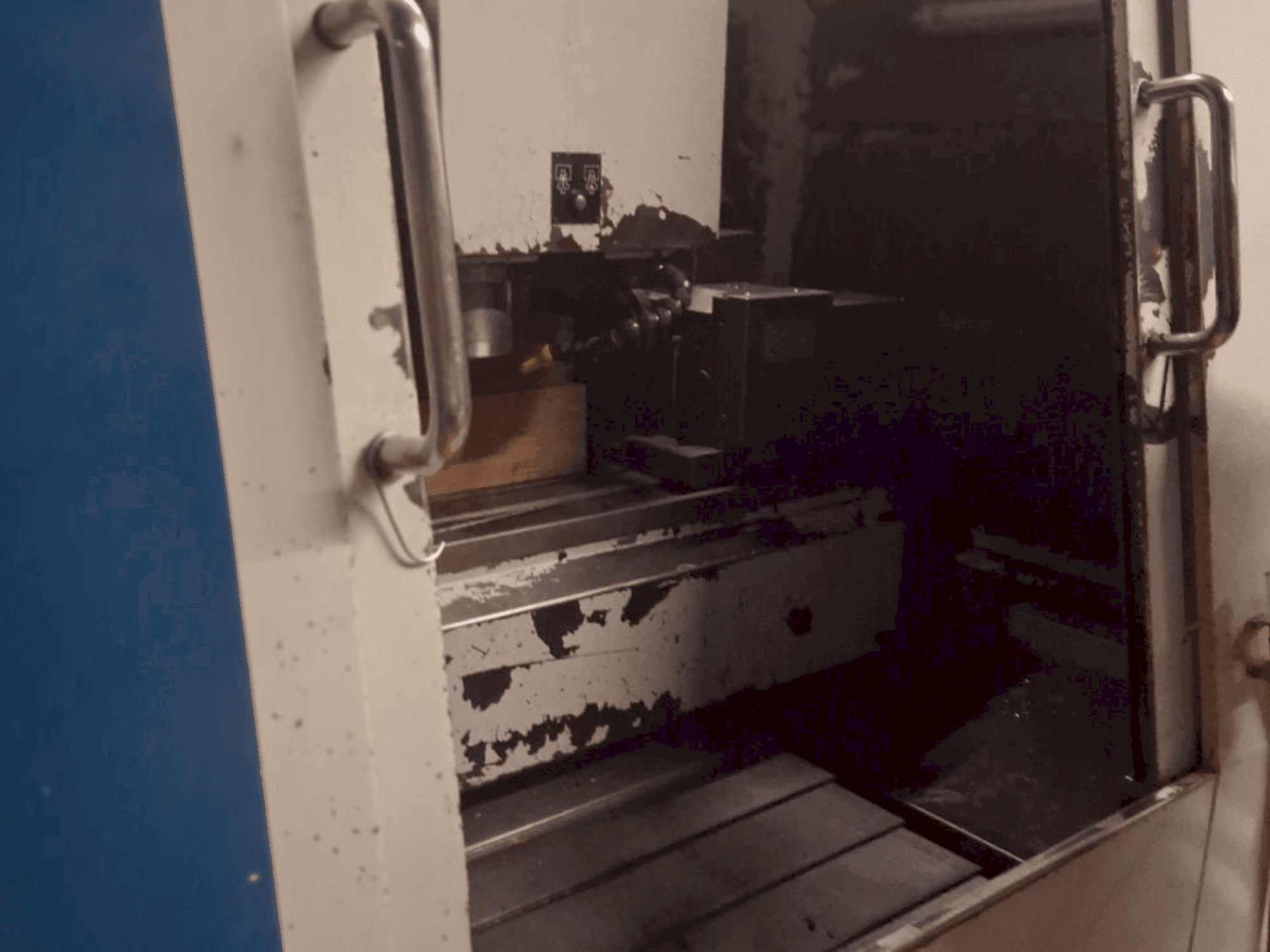 Masina Hurco BMC 30HT/M eestvaade