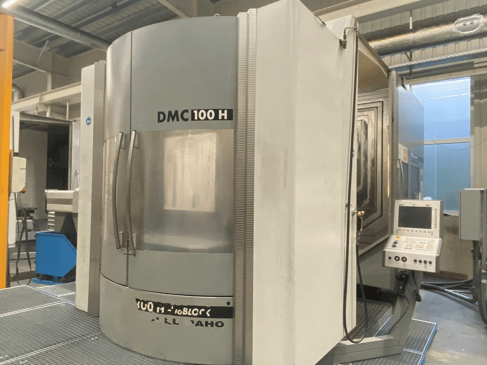 Masina DECKEL MAHO DMC 100H duoBLOCK eestvaade