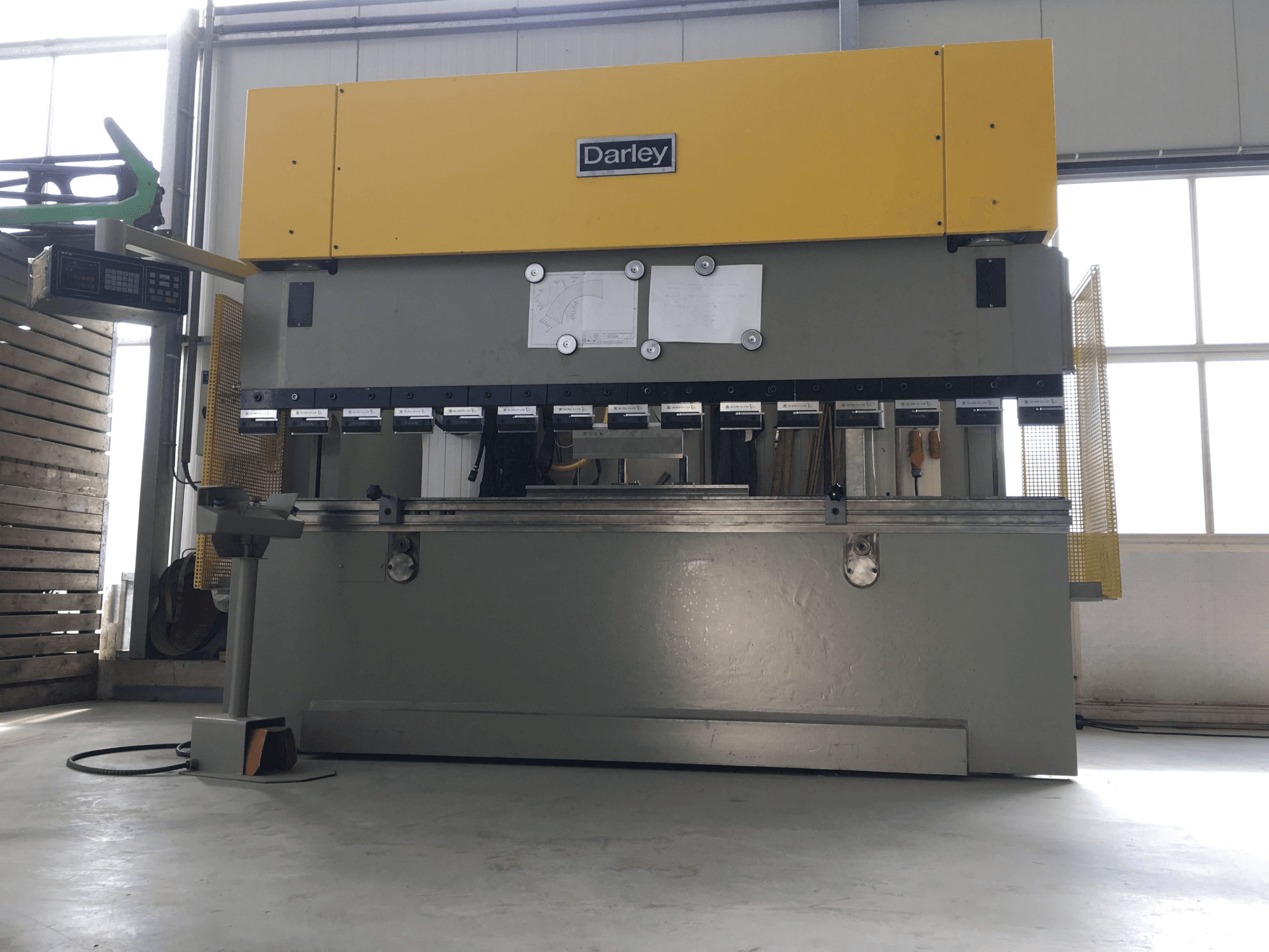 Masina Darley EHP 150 31/25 eestvaade