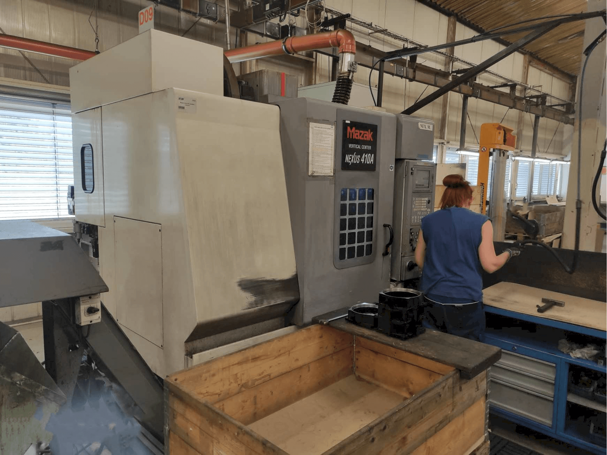 Masina Mazak VCN-410A eestvaade