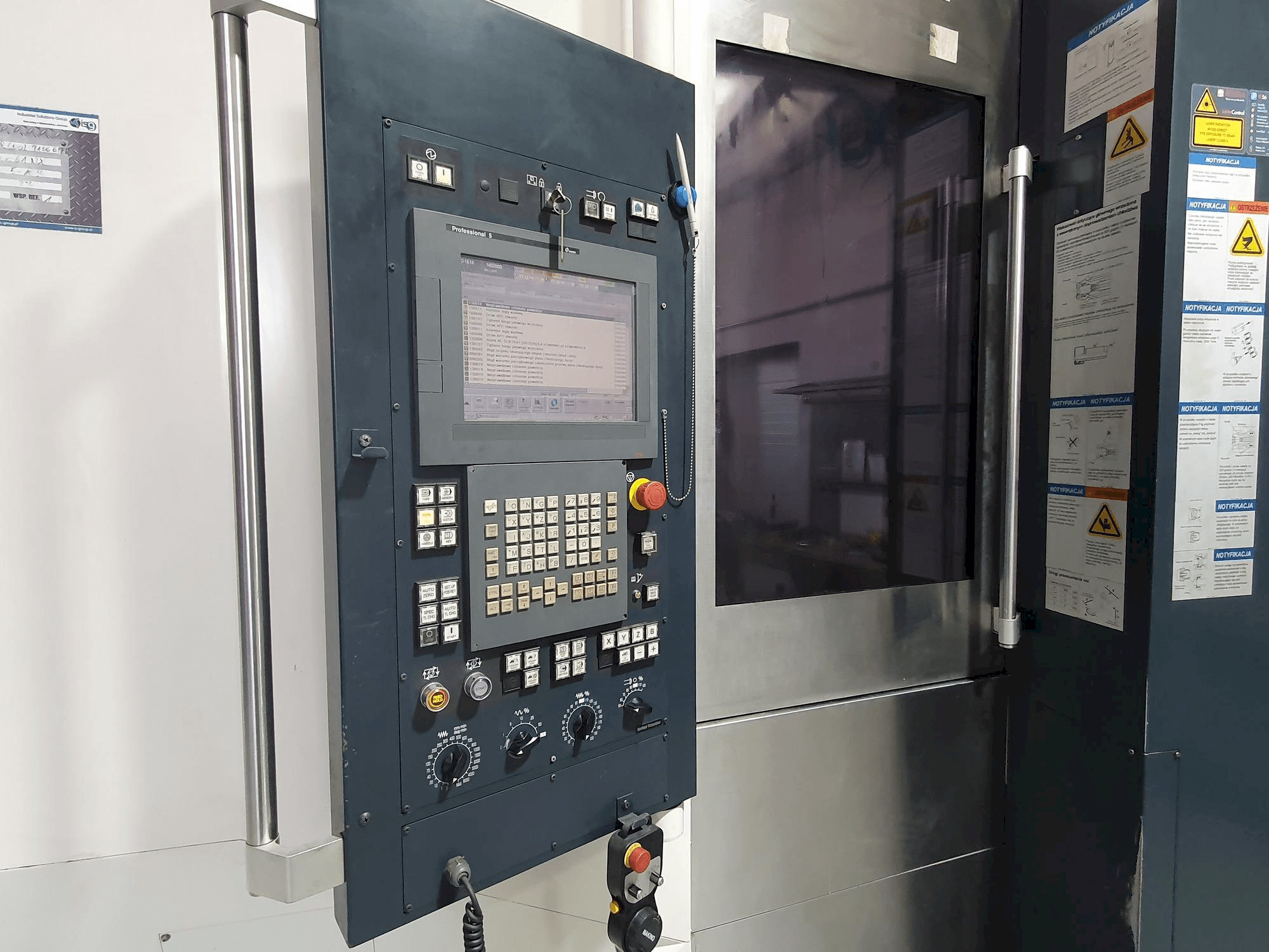 Masina Makino a61nx eestvaade