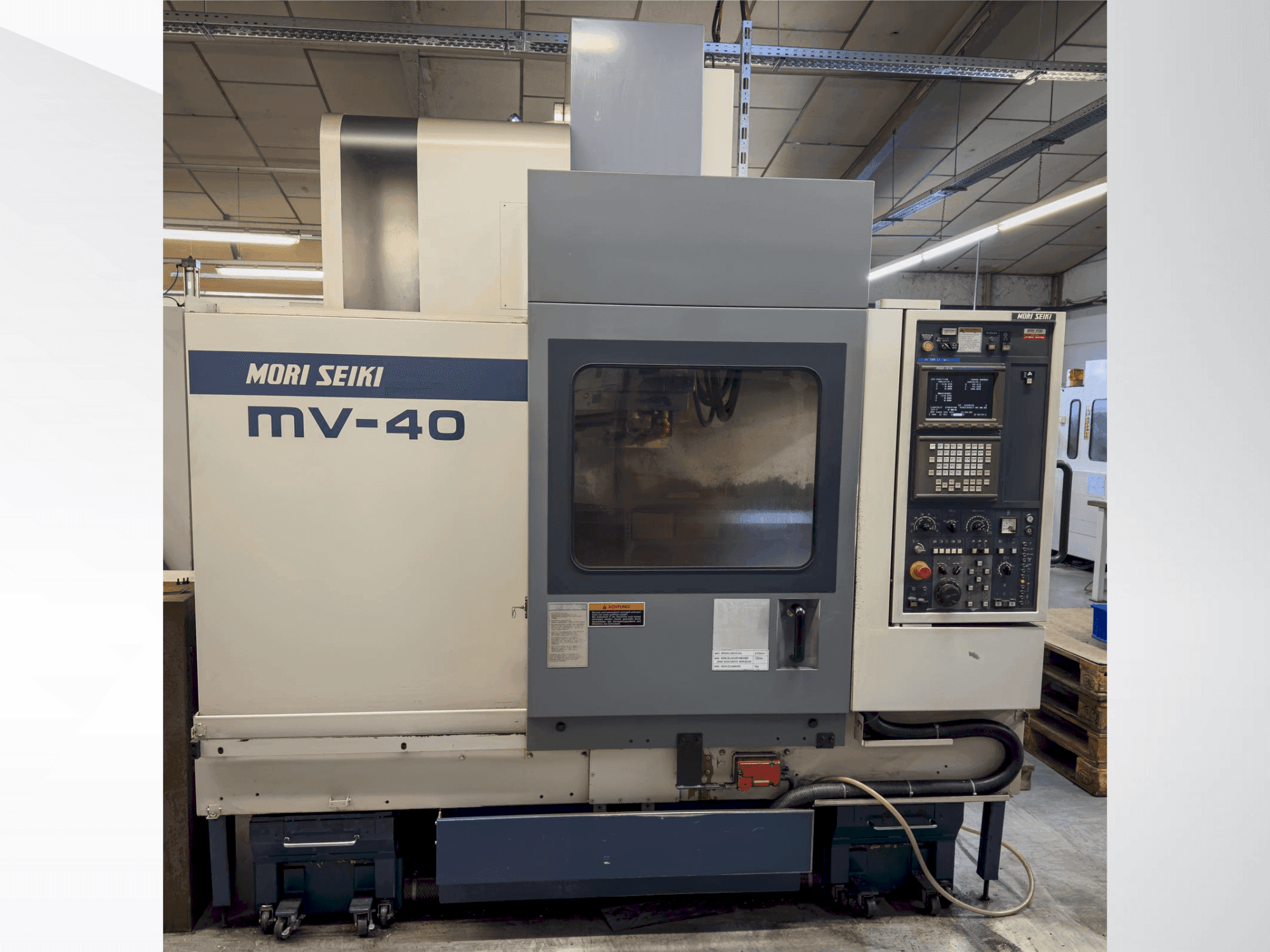 Masina MORI SEIKI MV 40B/40 eestvaade
