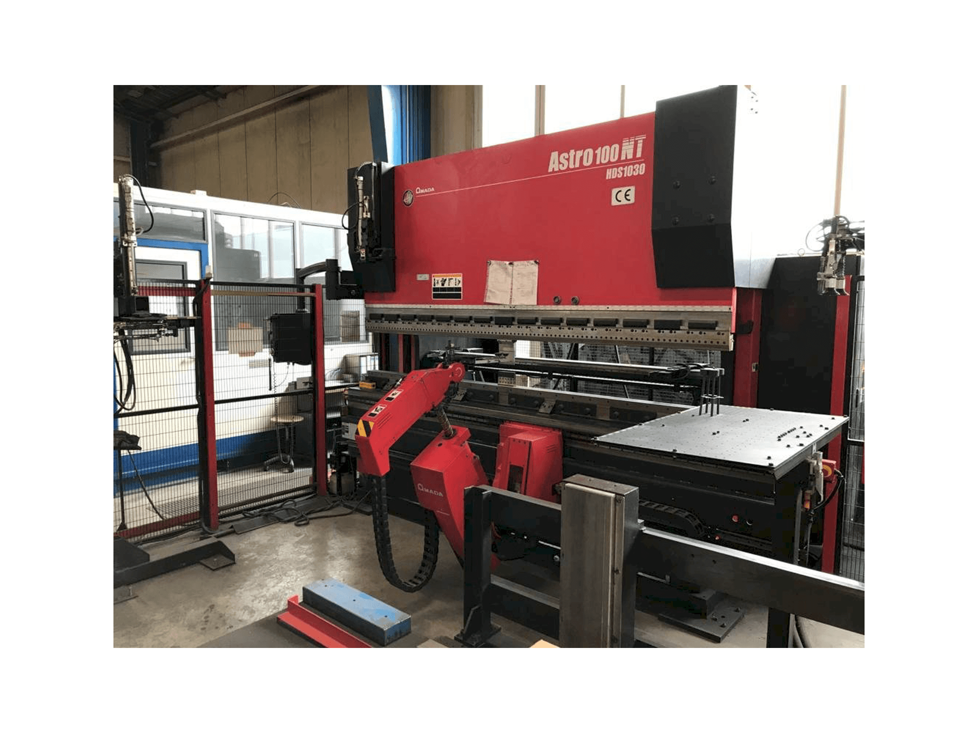 Masina AMADA Astra 100-NT HDS-1030NTR eestvaade
