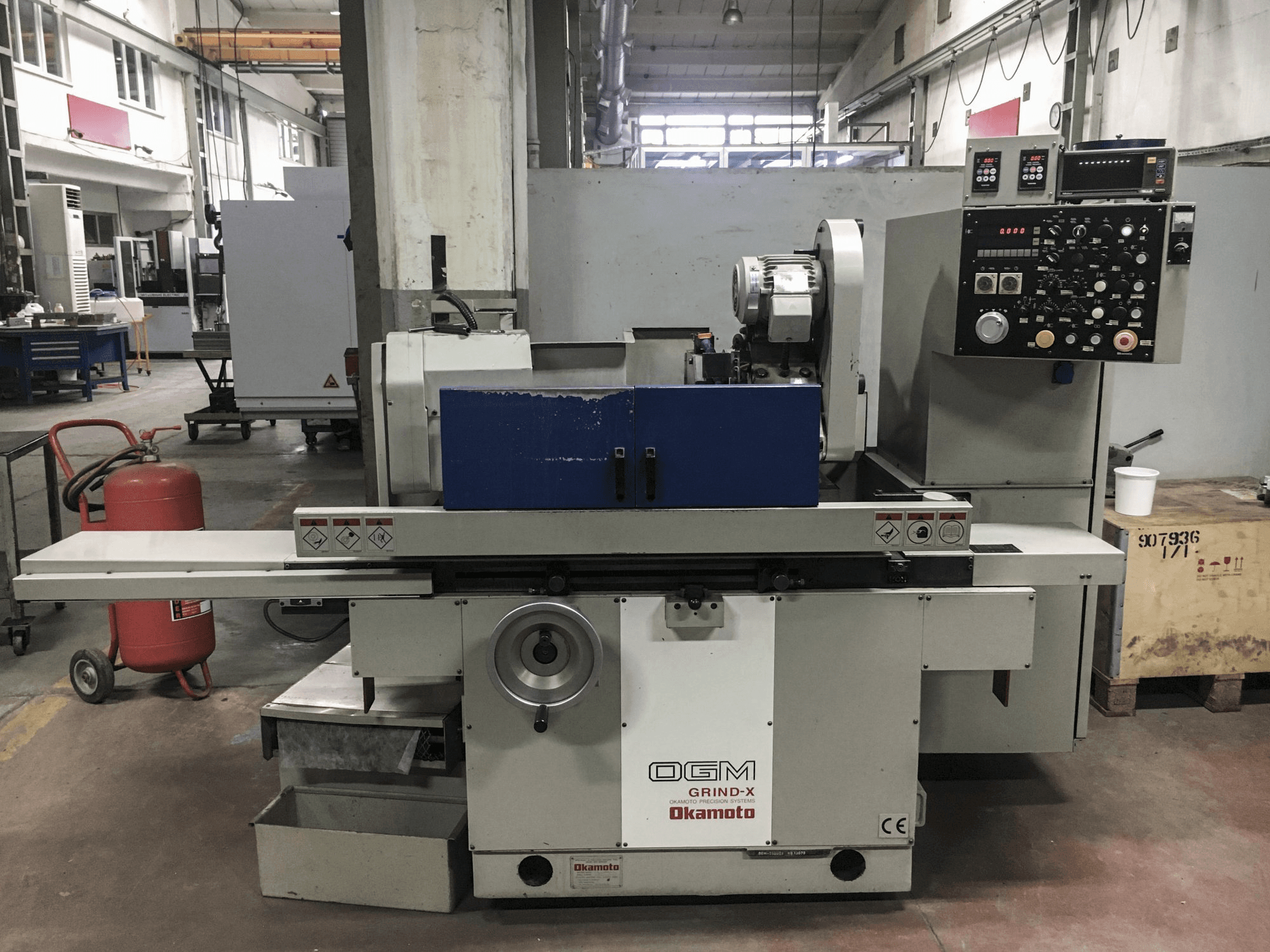 Masina OKAMOTO OGM-250UDX eestvaade