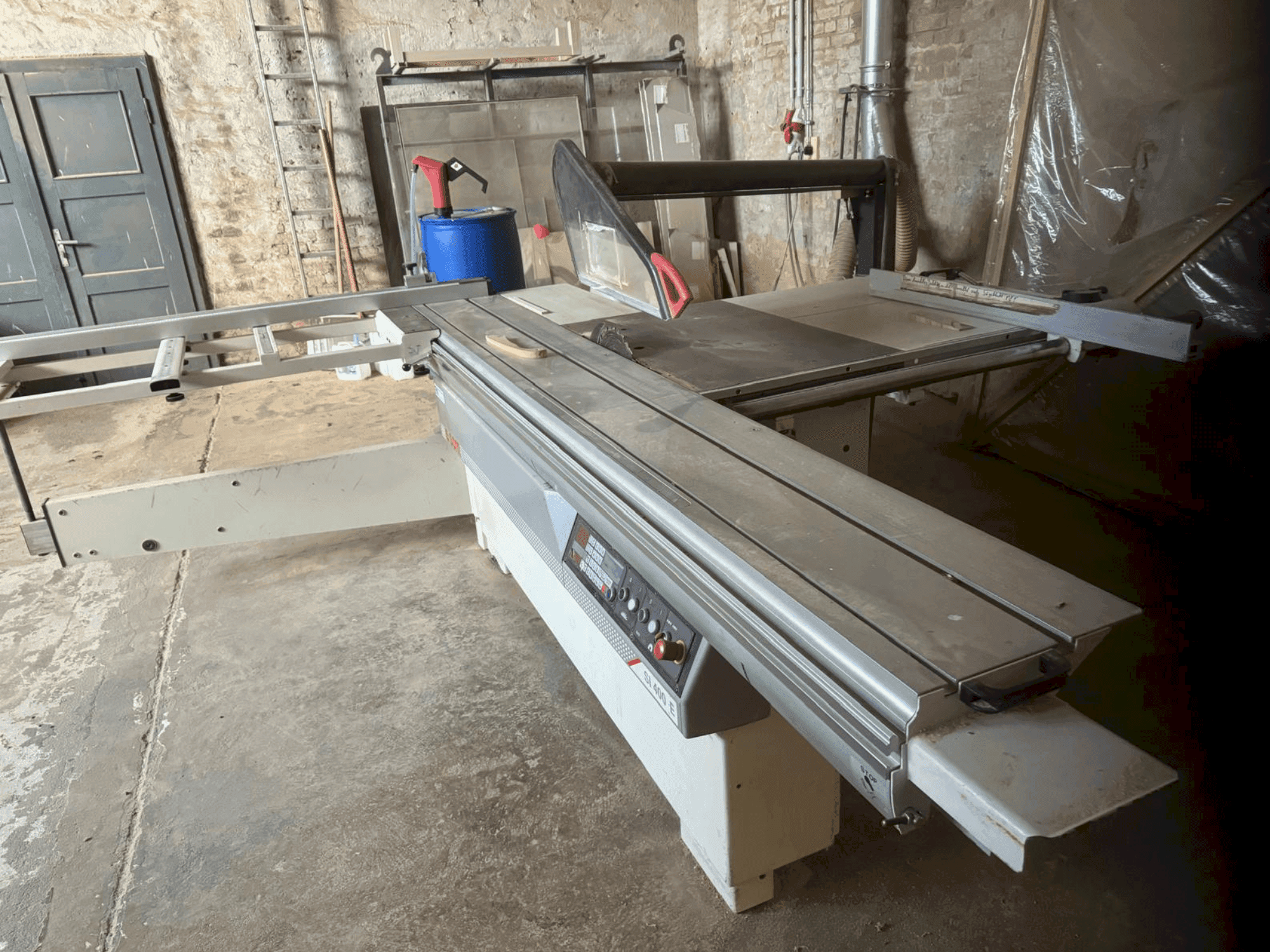 Masina SCM SI 400E eestvaade