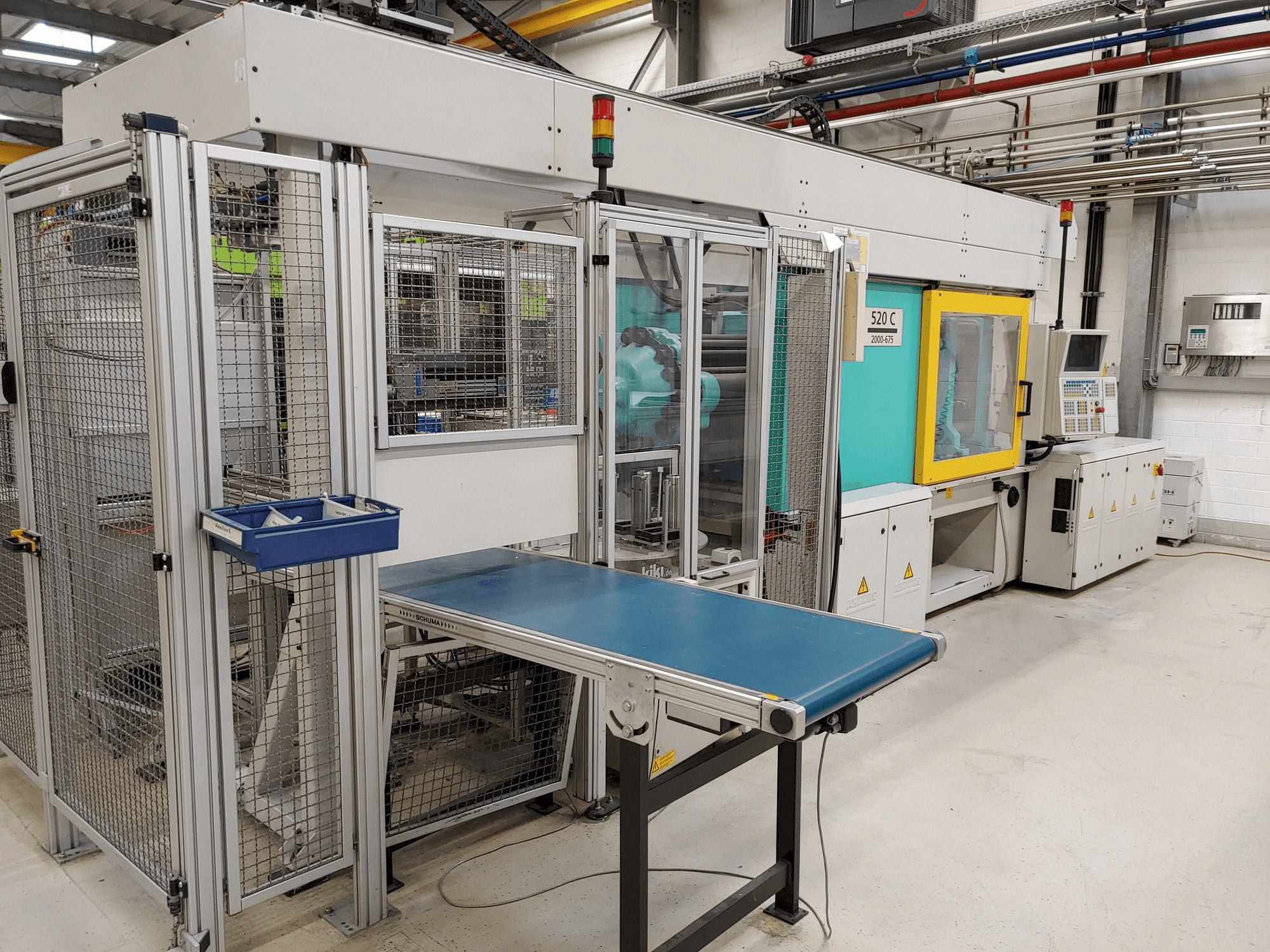 Masina Arburg Allrounder 520 C 2000-675 eestvaade