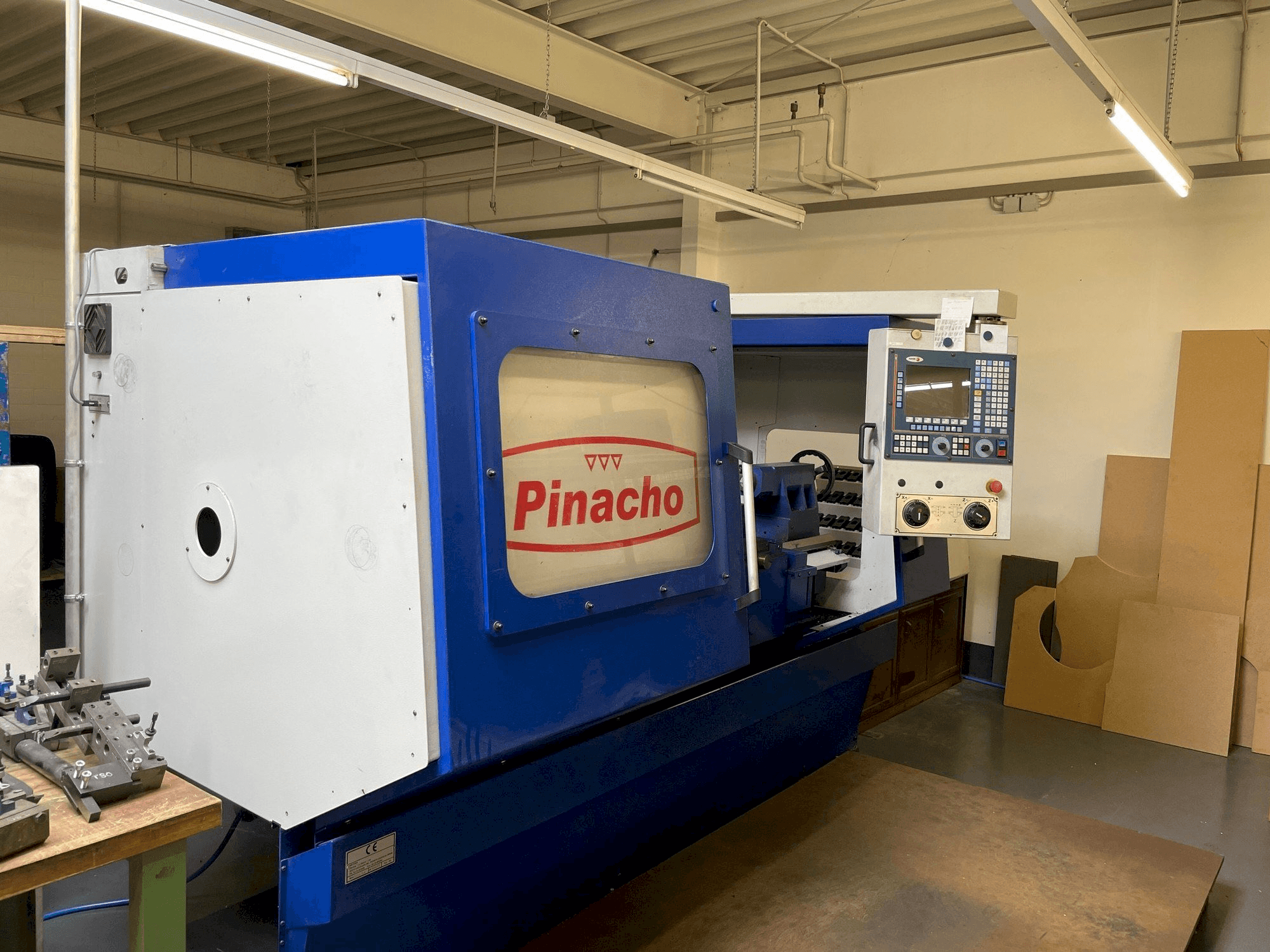 Masina Pinacho CNC 260 eestvaade