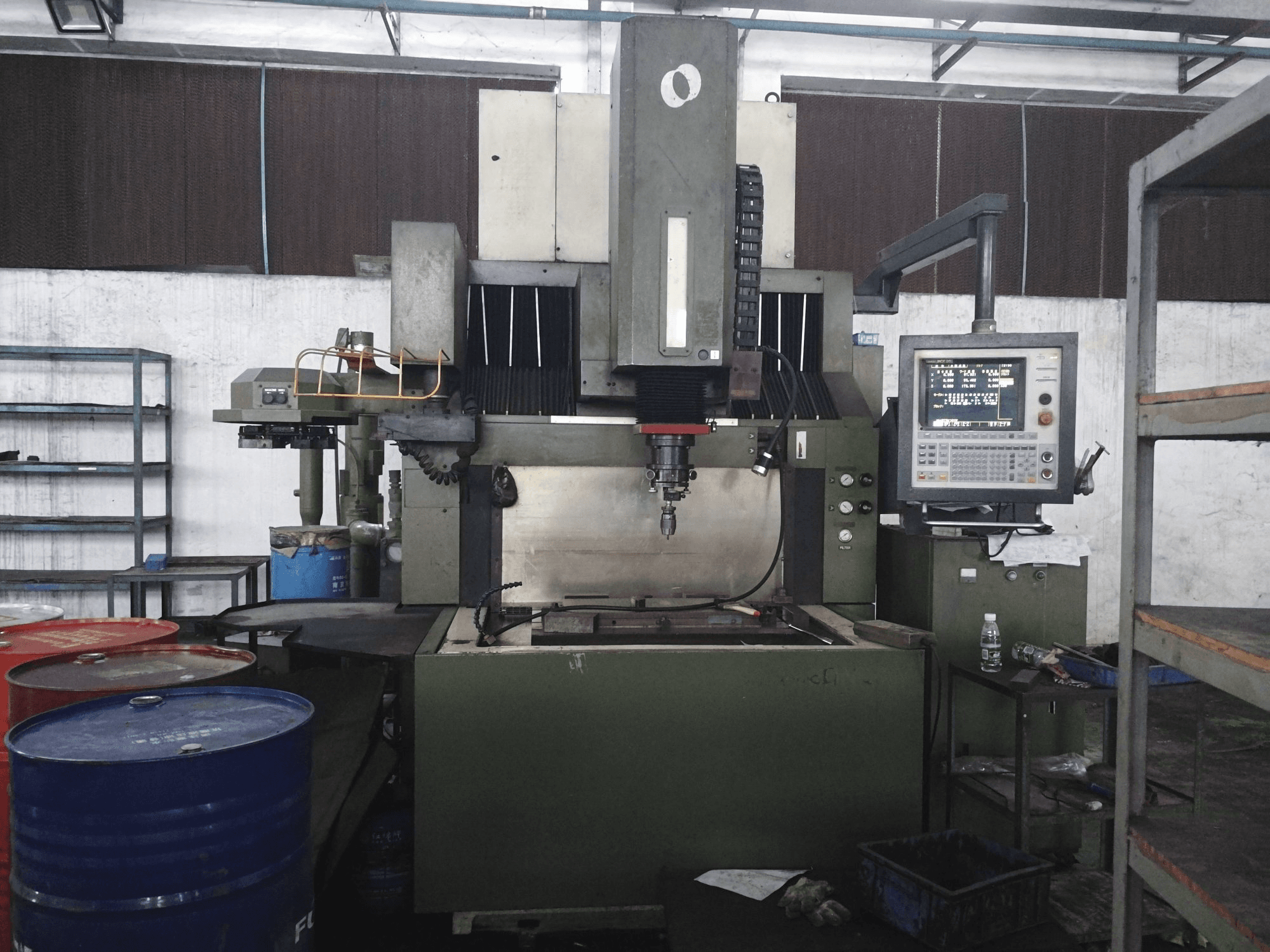 Masina Makino EDNC65 eestvaade
