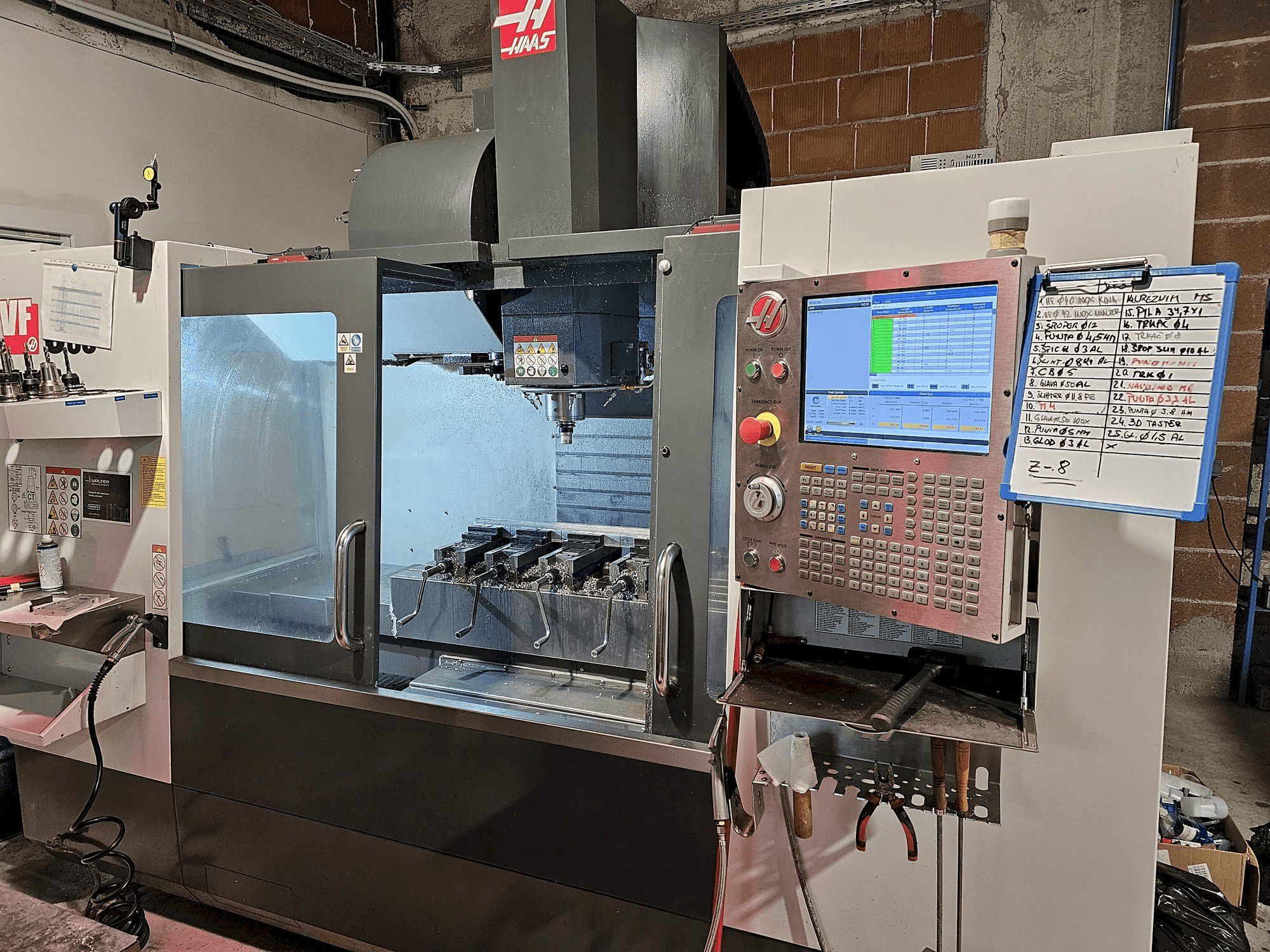 Masina HAAS VS3SS eestvaade