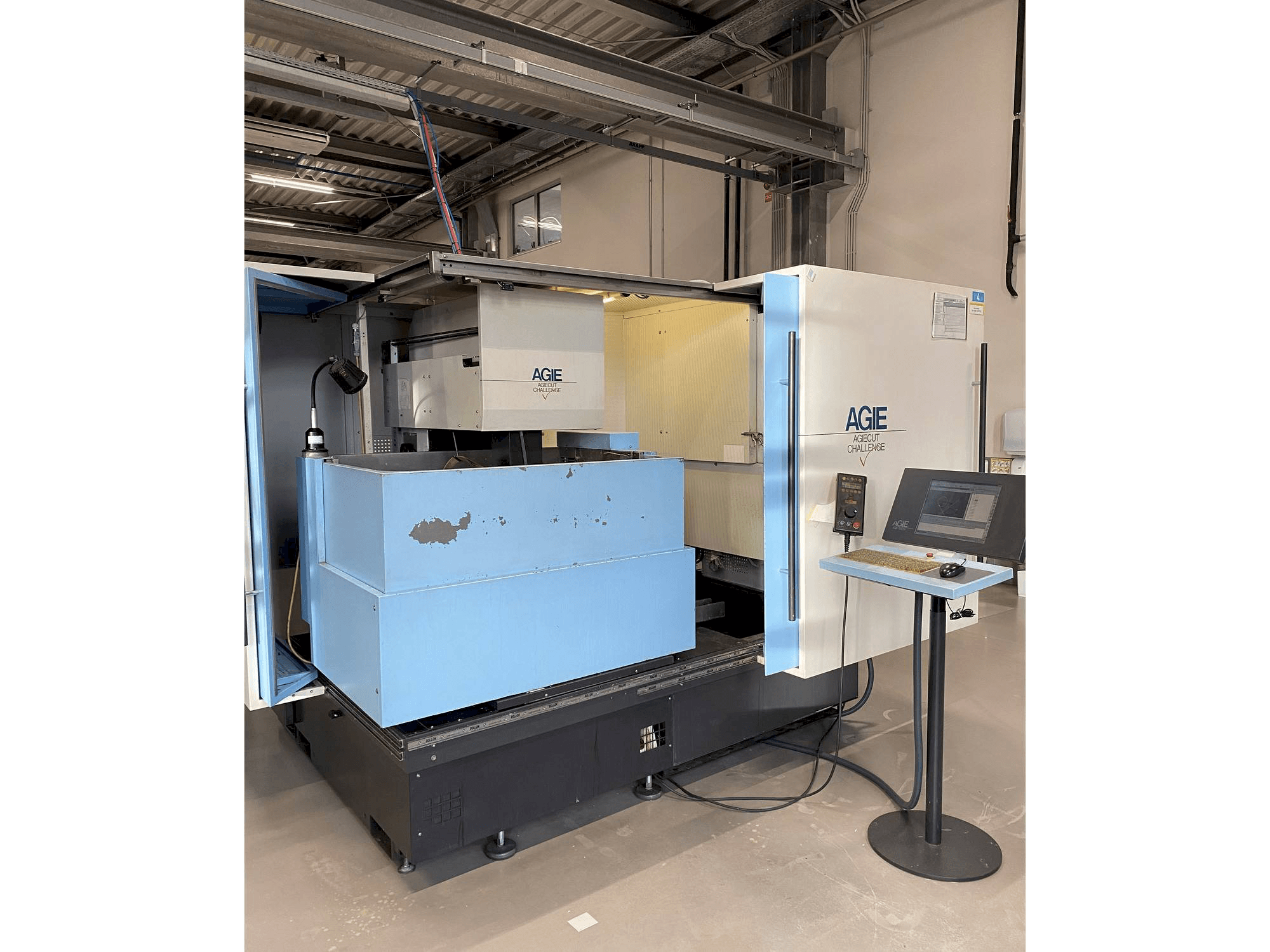 Masina AGIE AGIECUT VERTEX 3 eestvaade