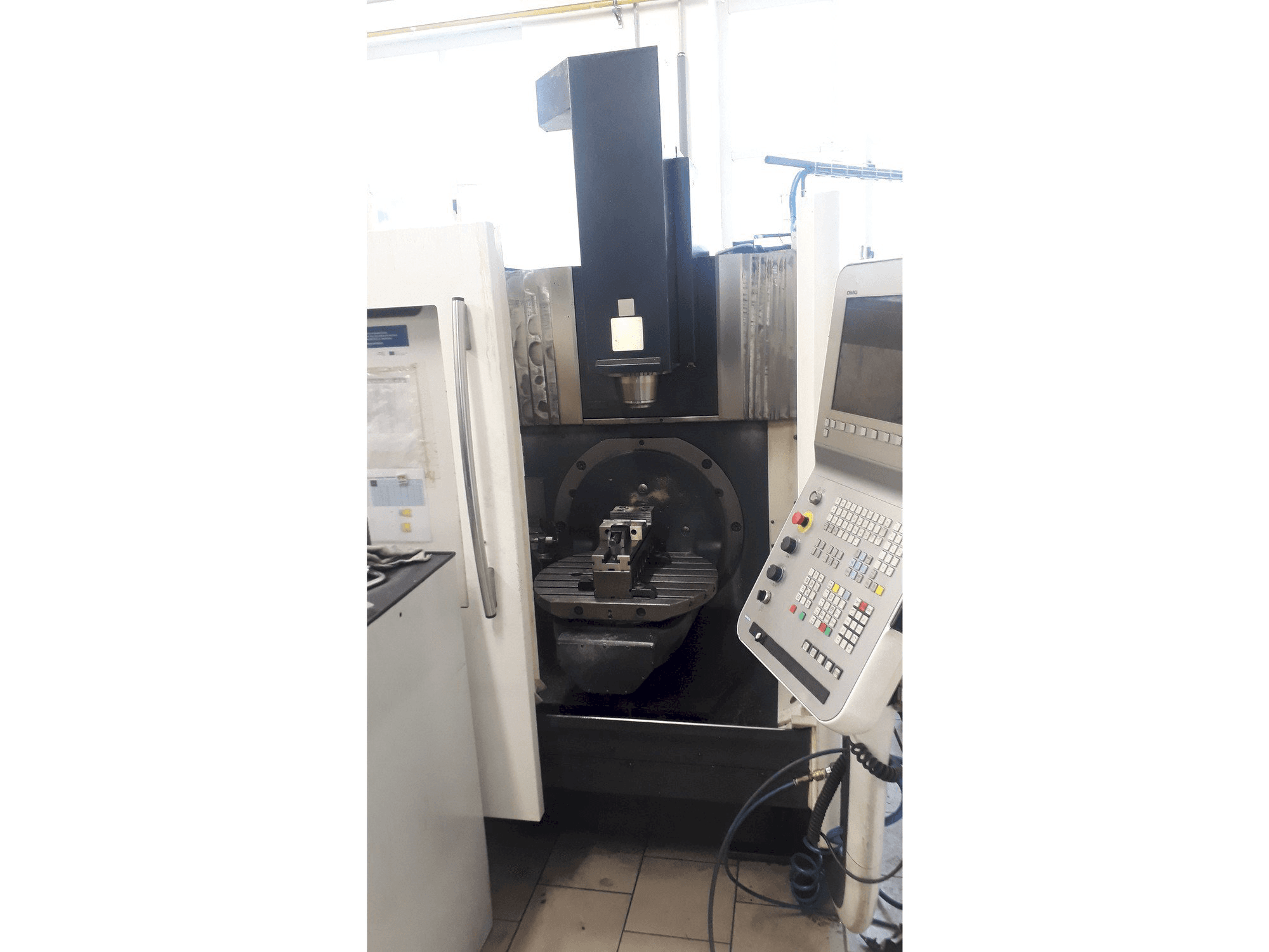 Masina DMG DMU 50 ECO eestvaade